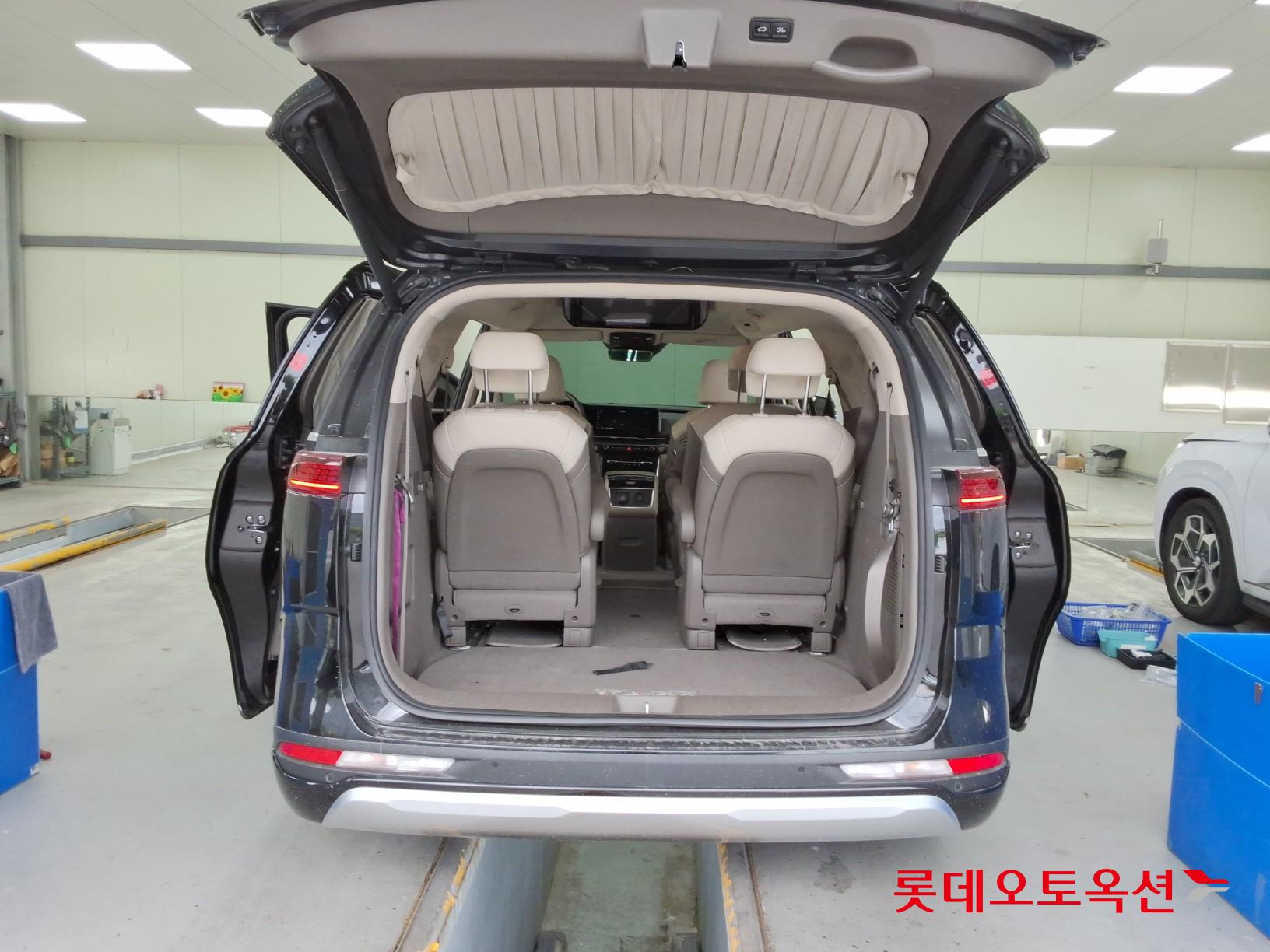 2021 - kia carnival