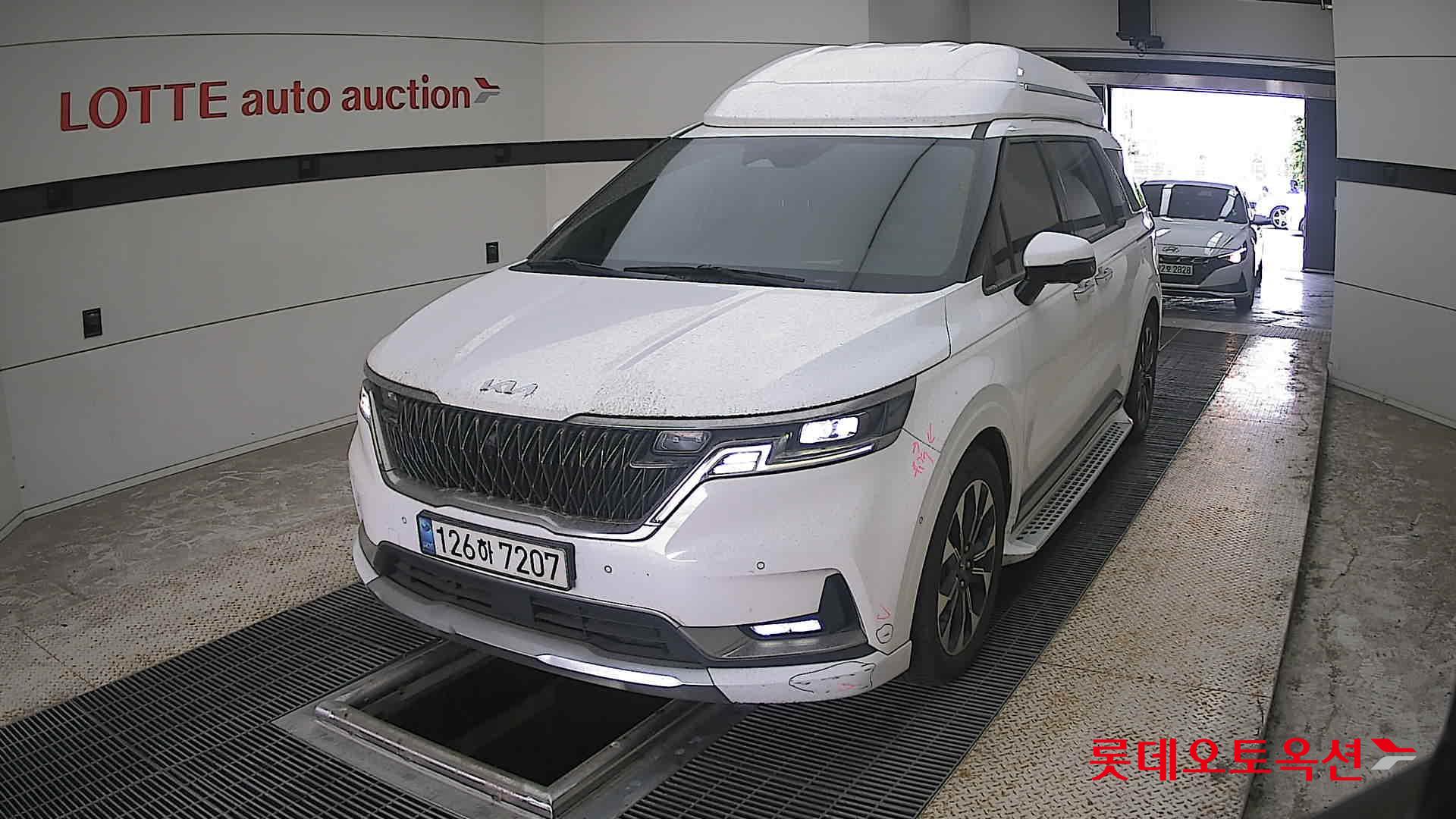 2022 - kia carnival
