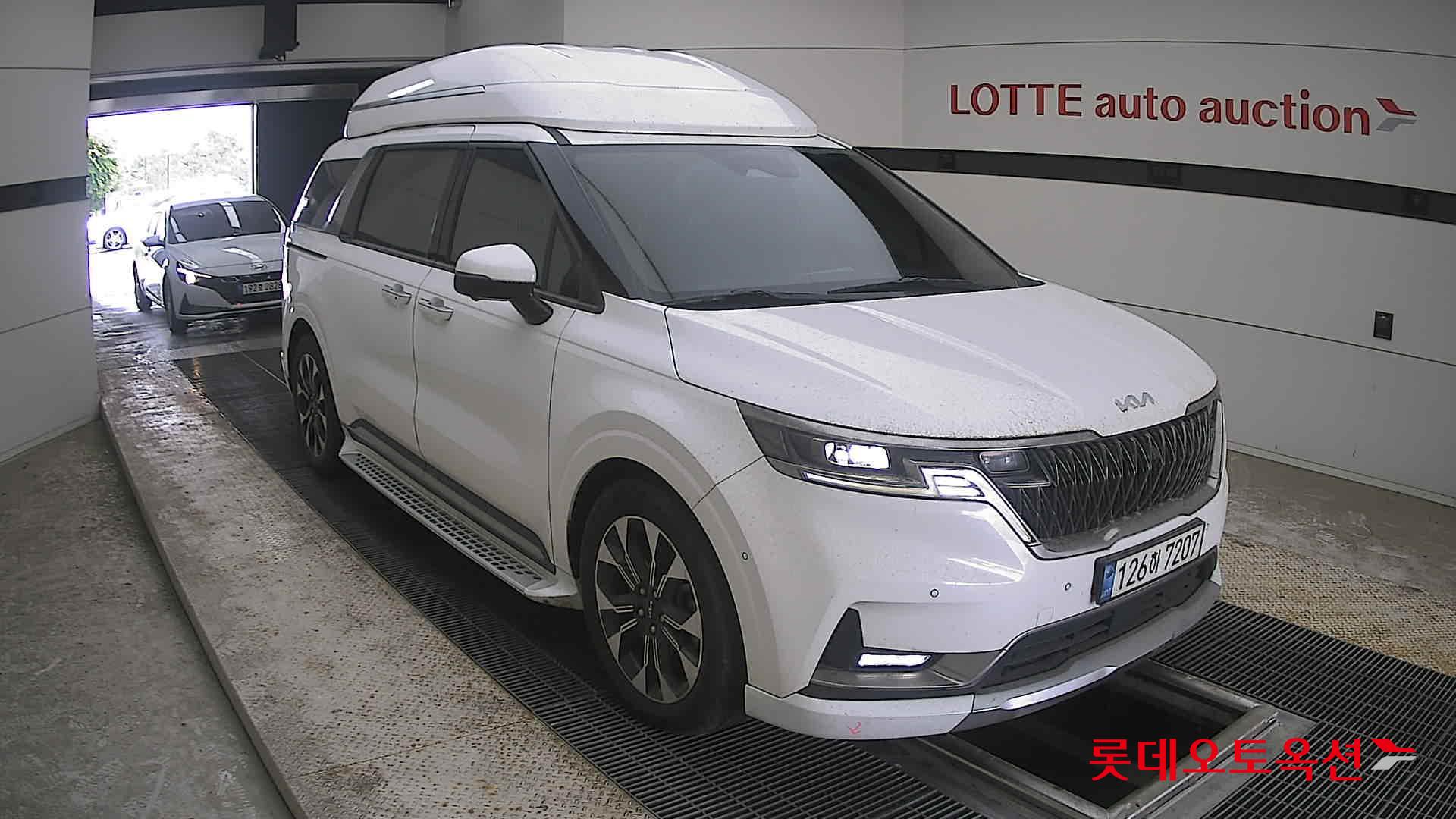 2022 - kia carnival
