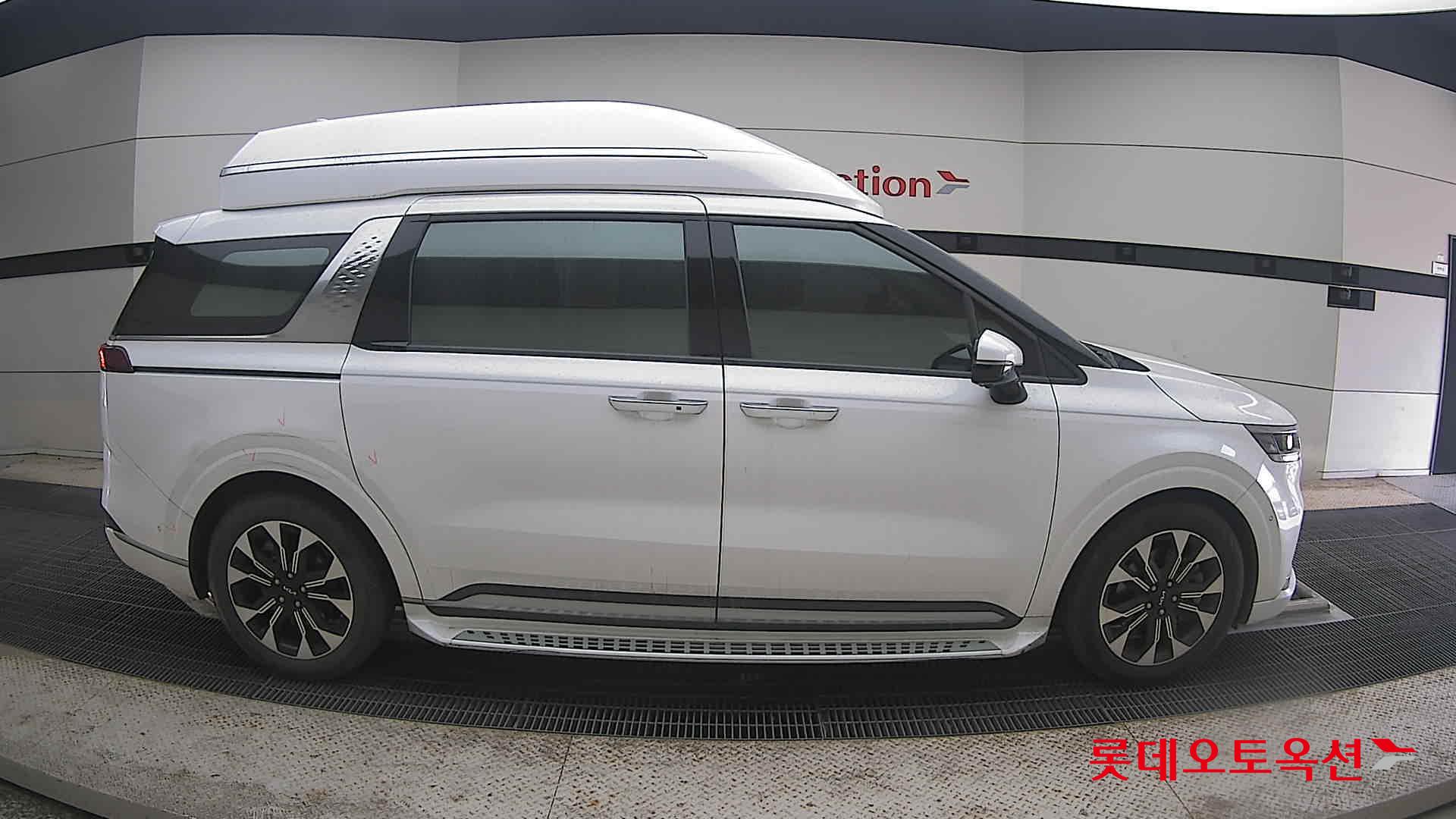 2022 - kia carnival