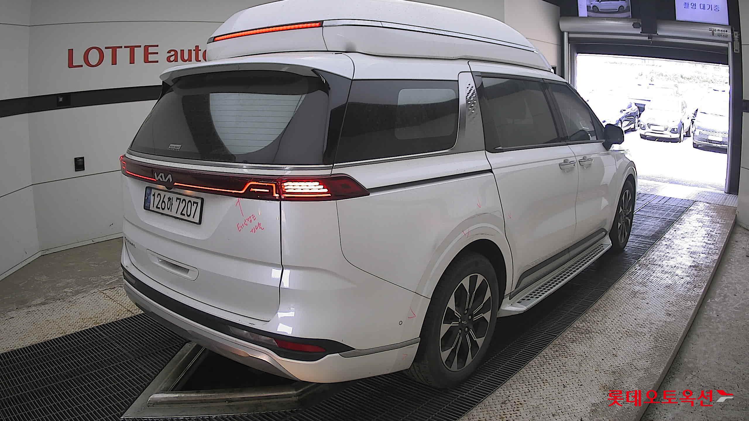 2022 - kia carnival