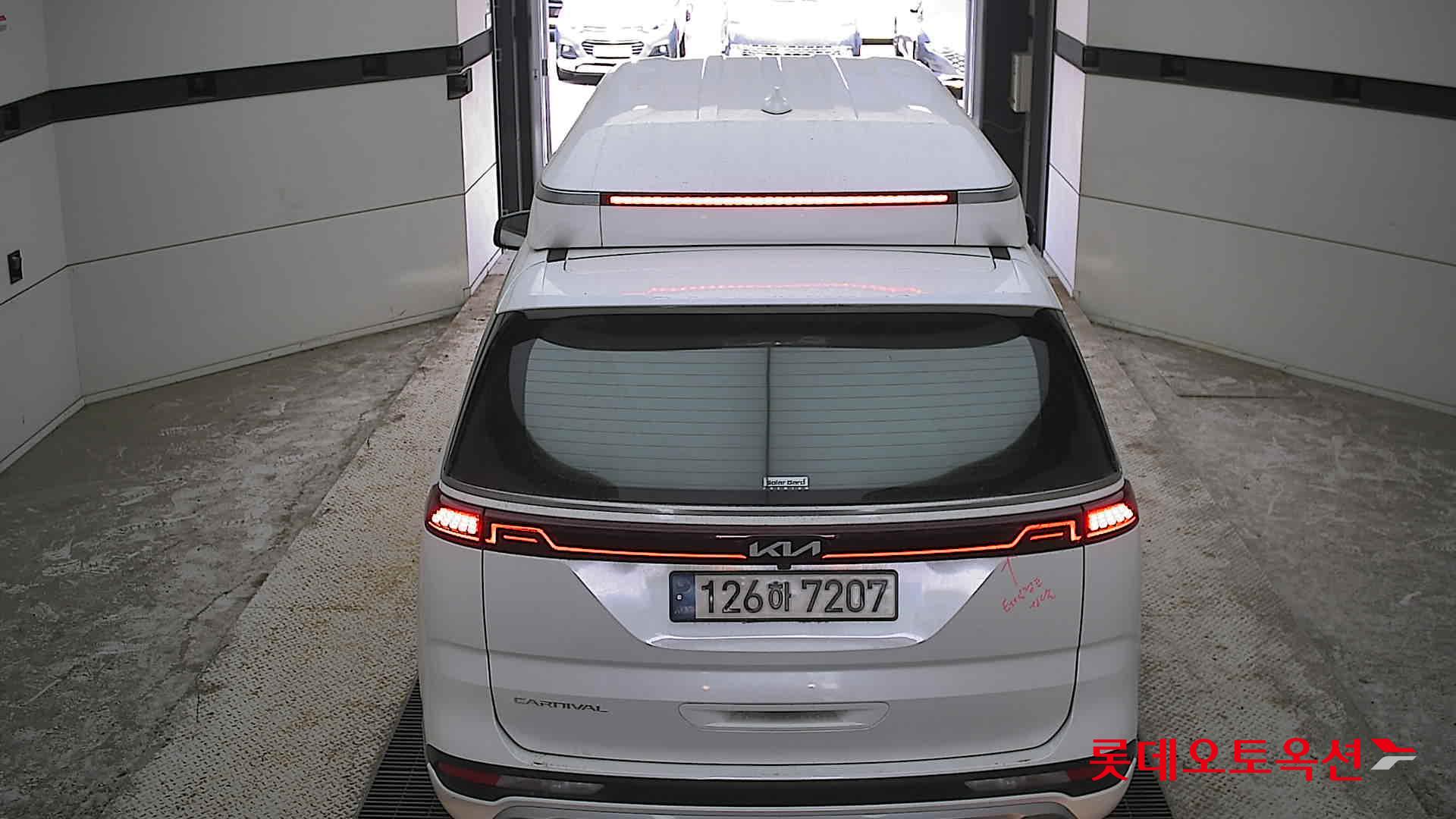 2022 - kia carnival
