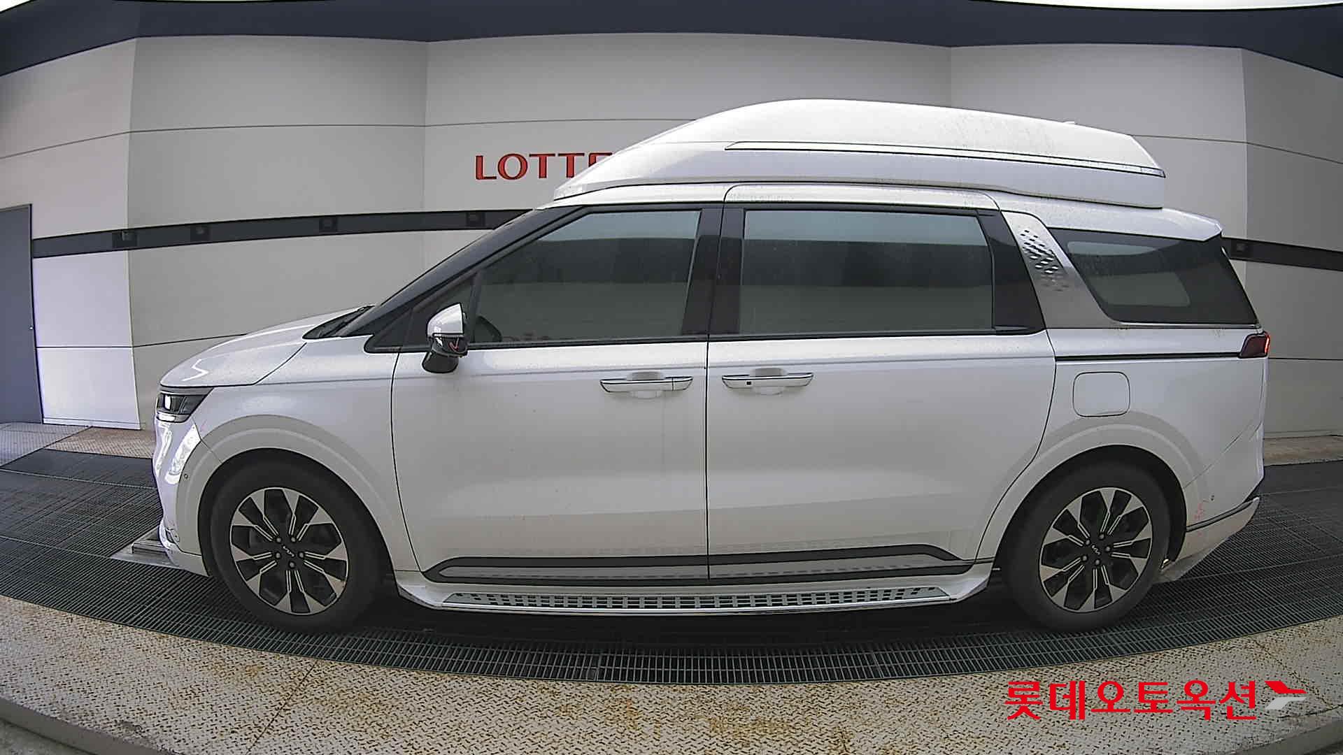 2022 - kia carnival