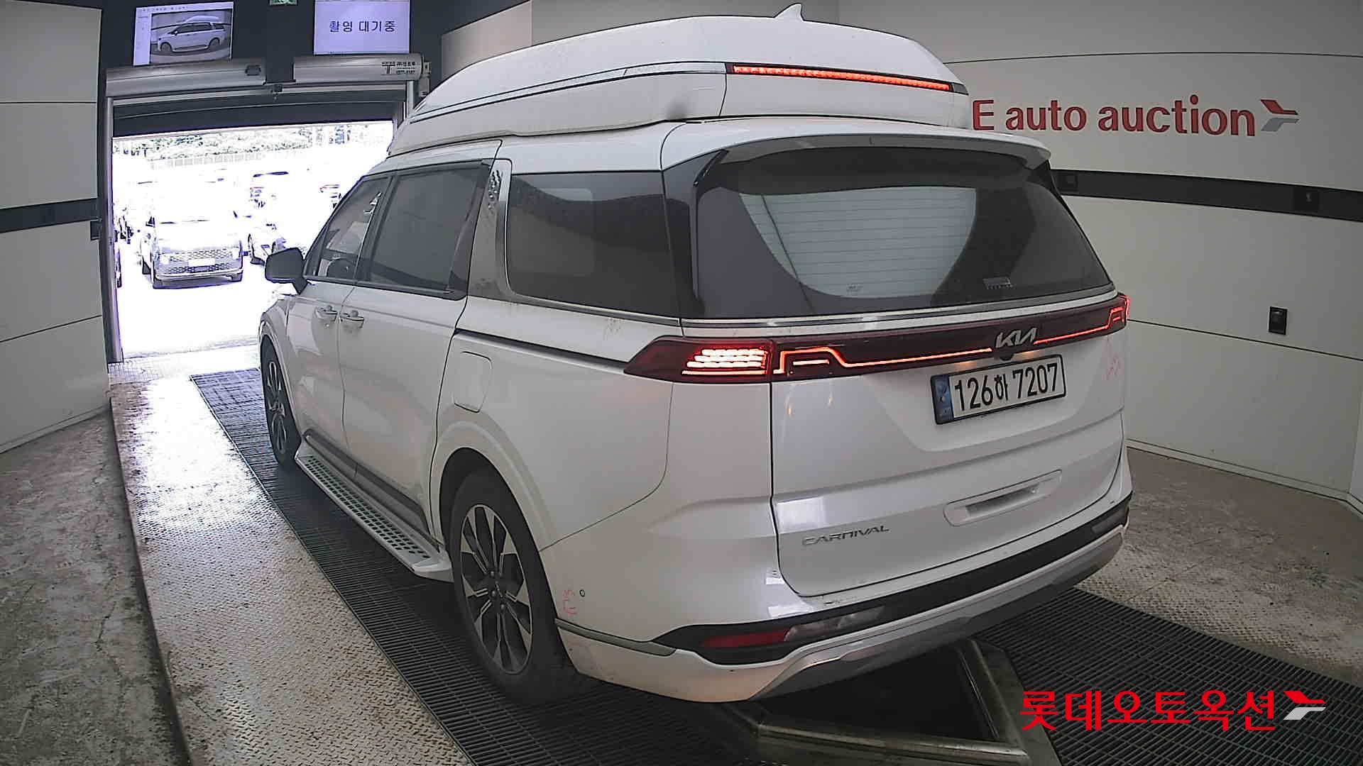 2022 - kia carnival