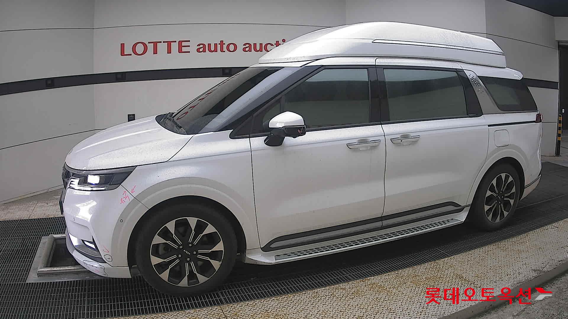 2022 - kia carnival