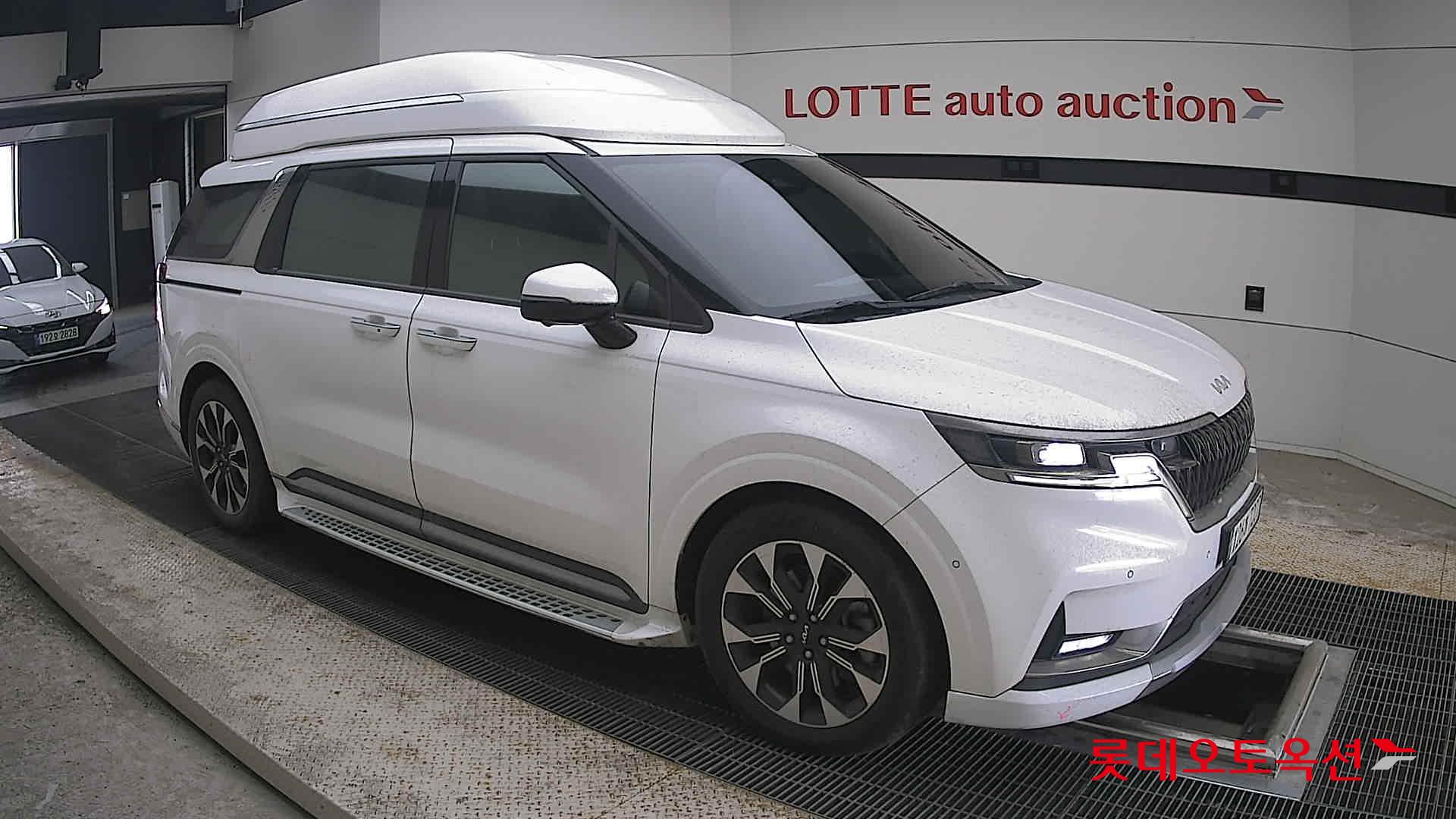 2022 - kia carnival