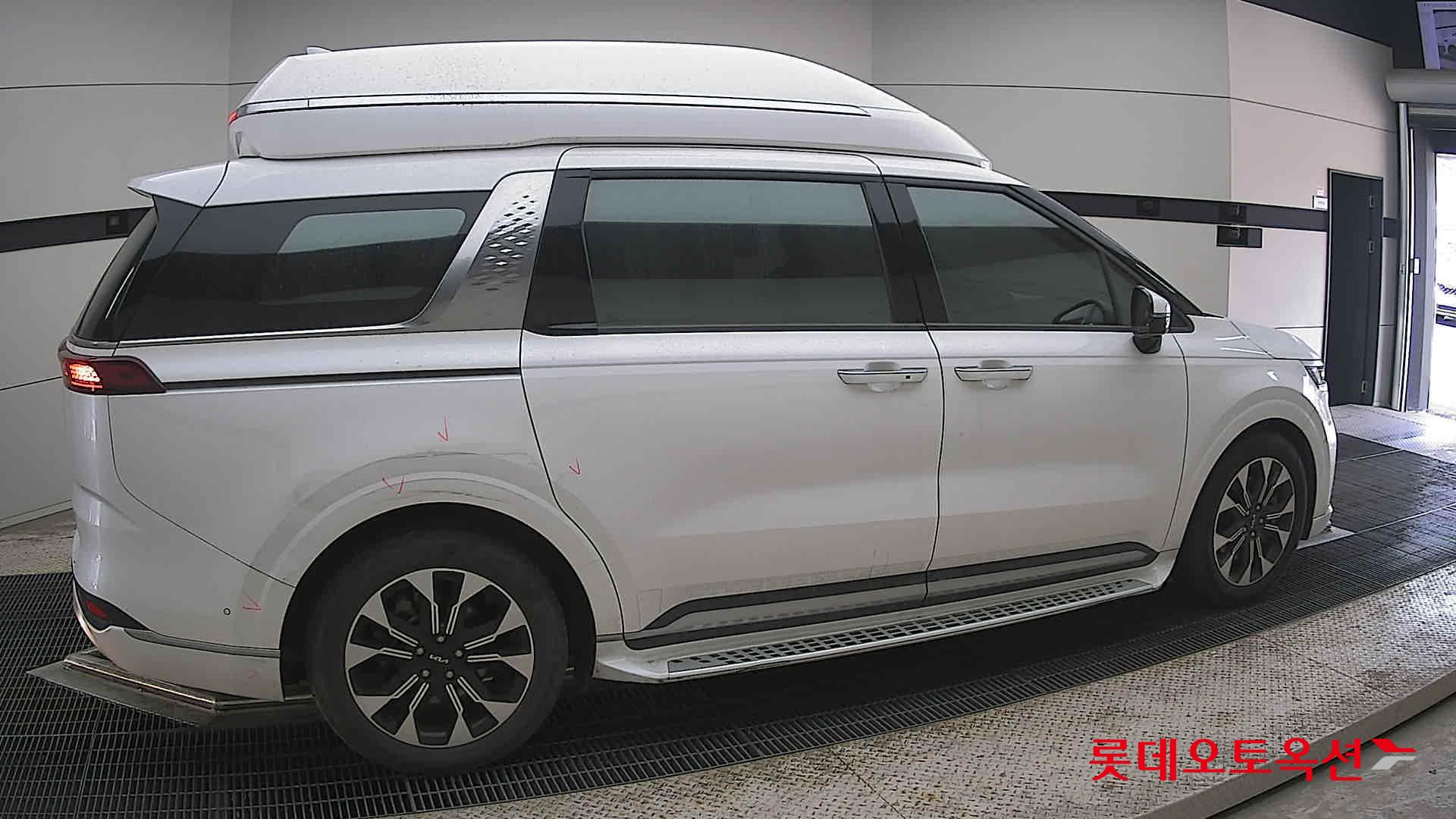 2022 - kia carnival