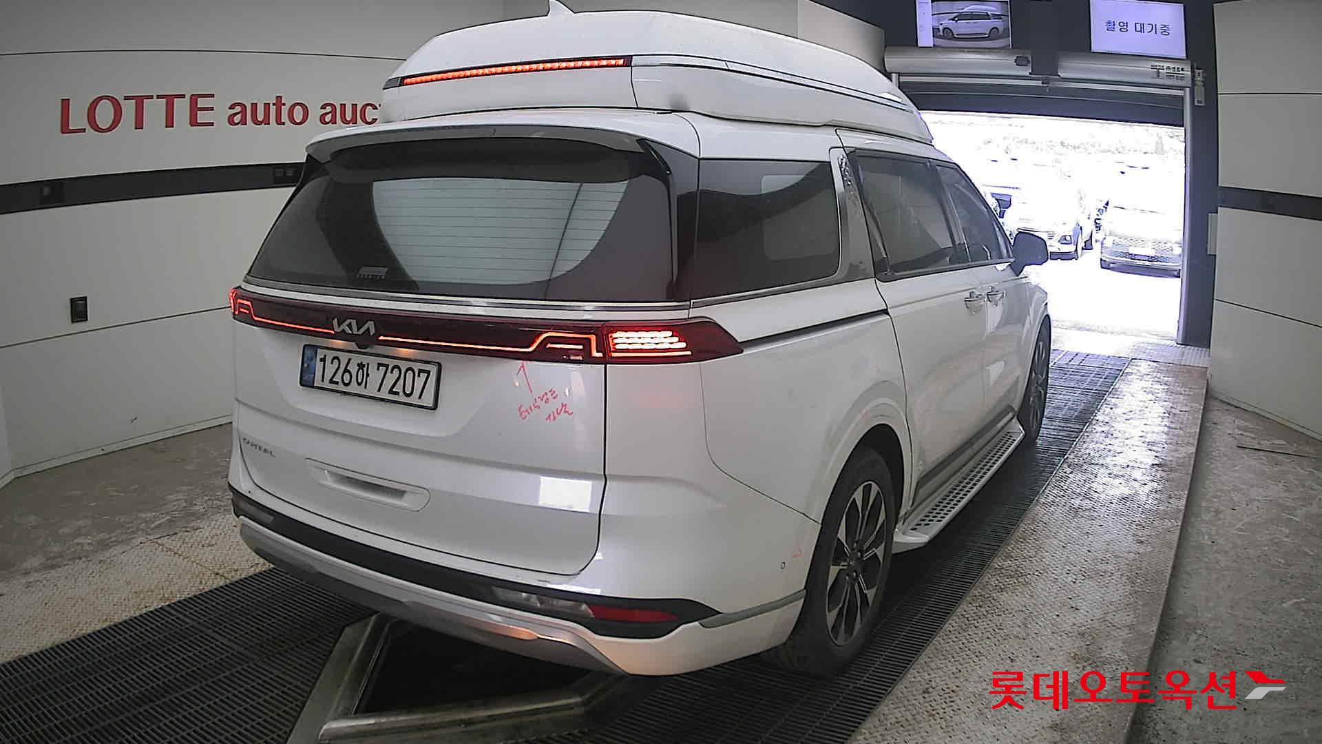 2022 - kia carnival
