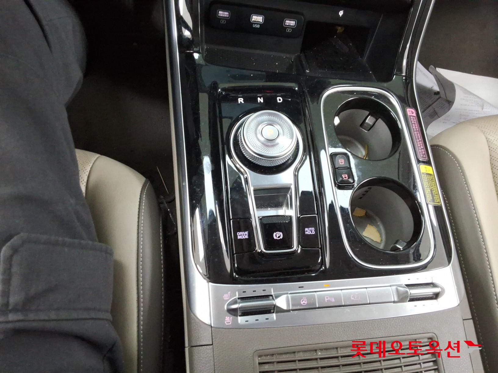 2022 - kia carnival