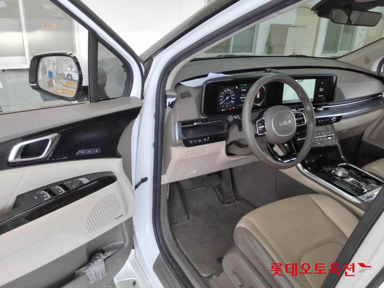 2022 - kia carnival