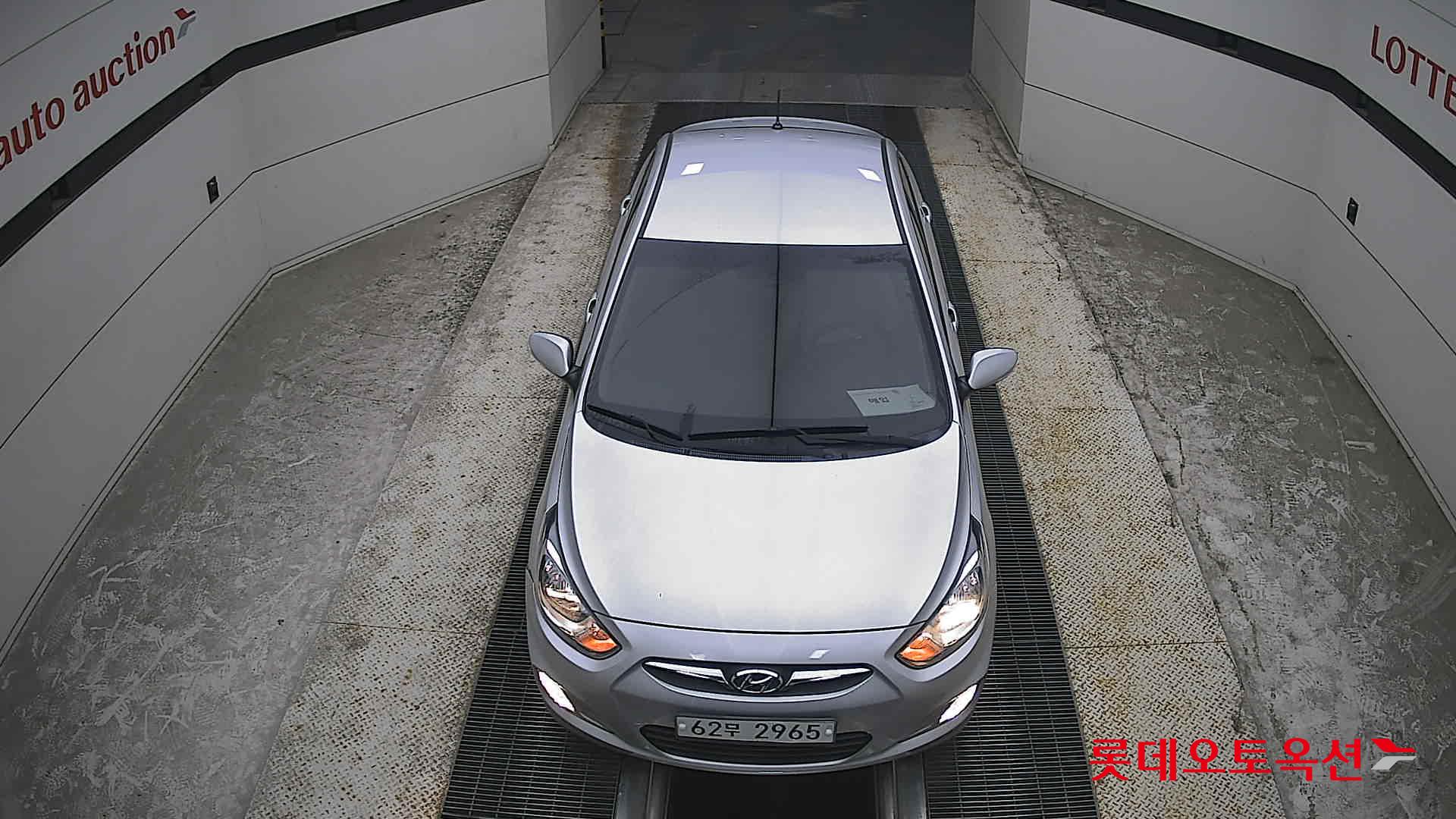 2012 - hyundai accent