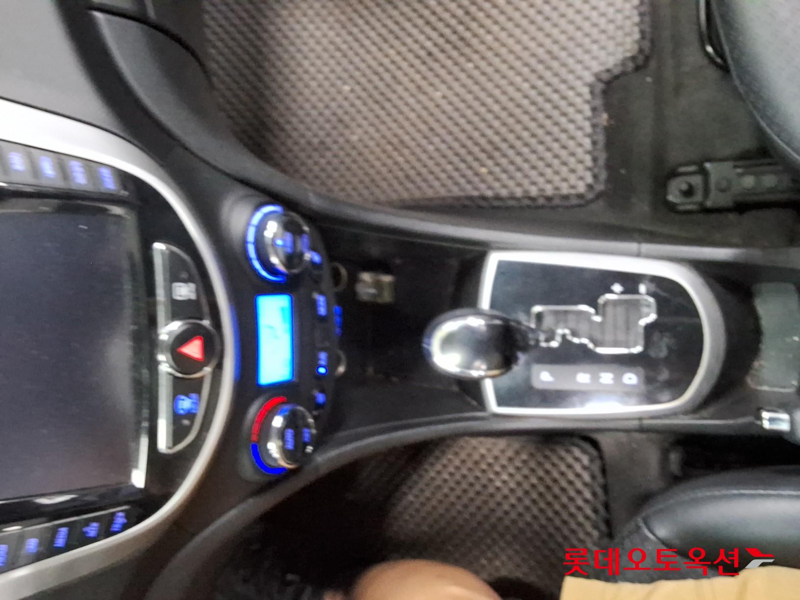 2012 - hyundai accent