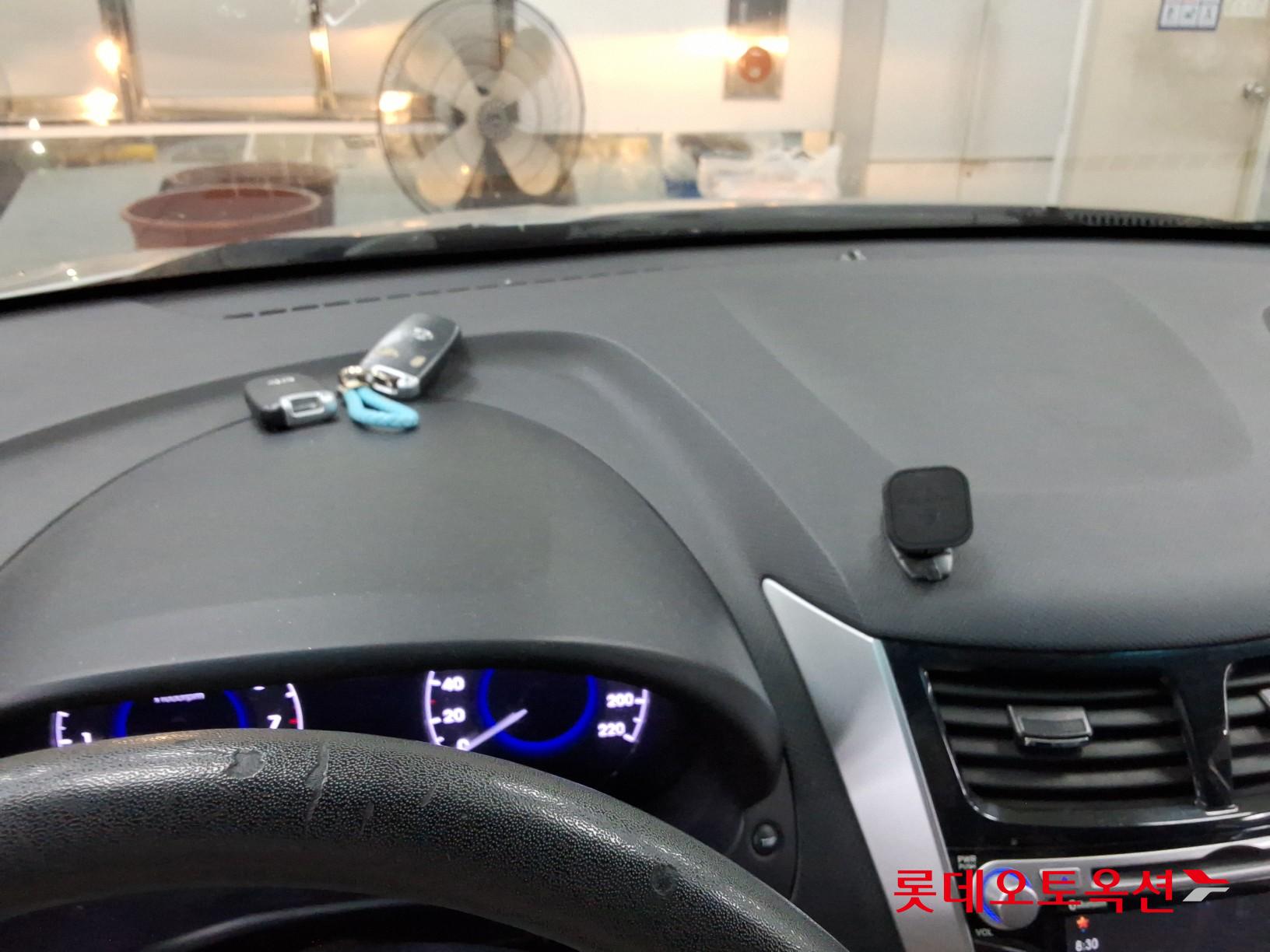 2012 - hyundai accent