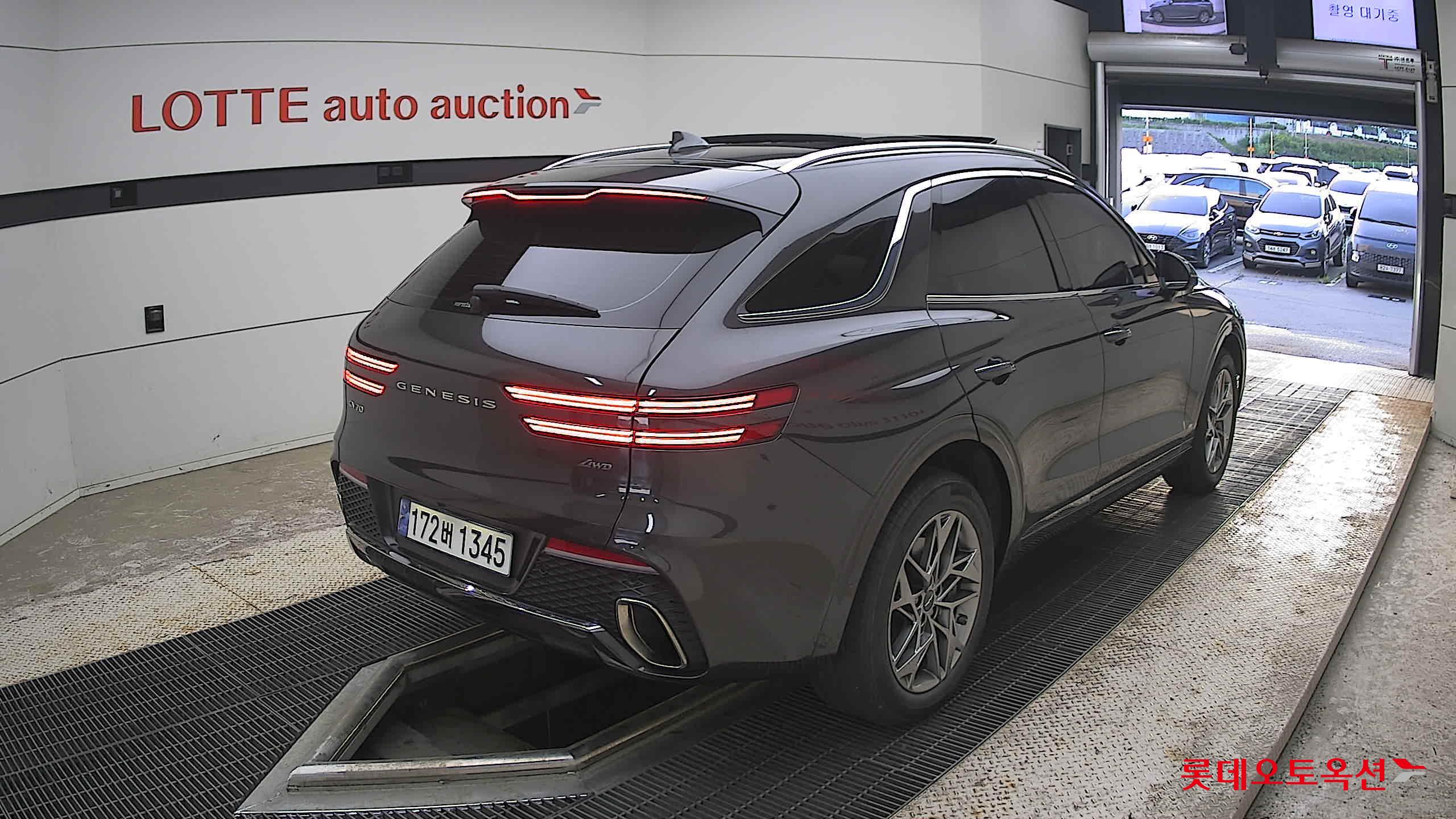2023 - genesis gv70
