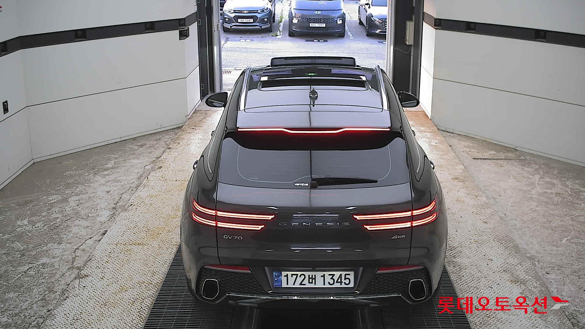 2023 - genesis gv70