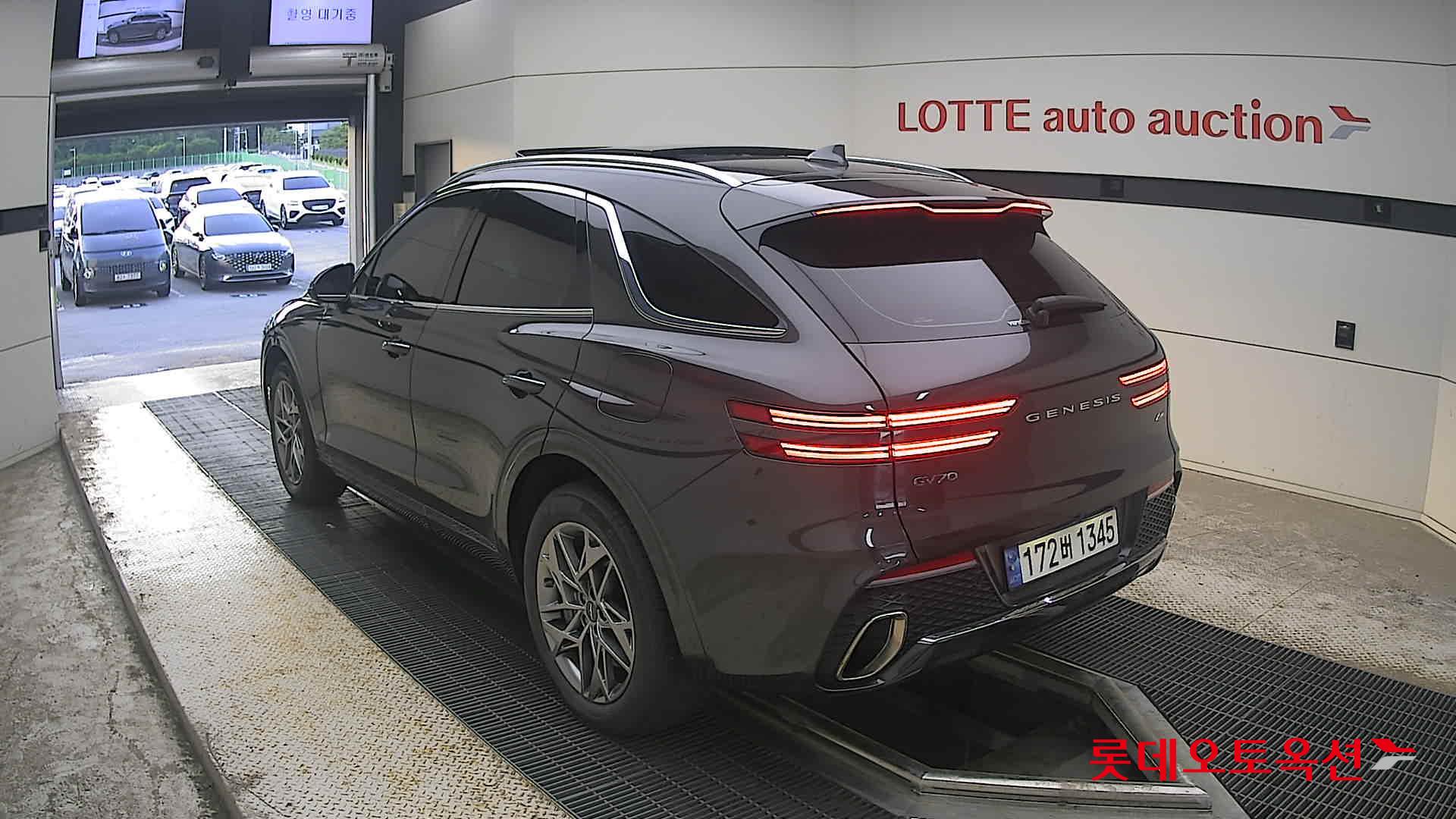 2023 - genesis gv70