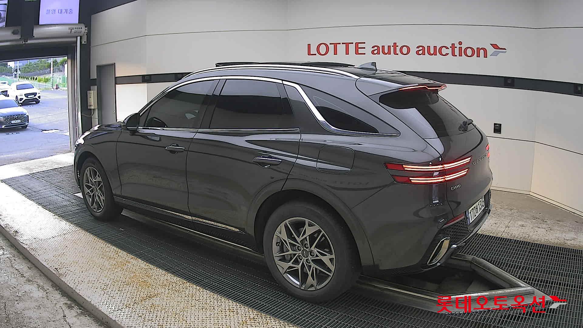 2023 - genesis gv70