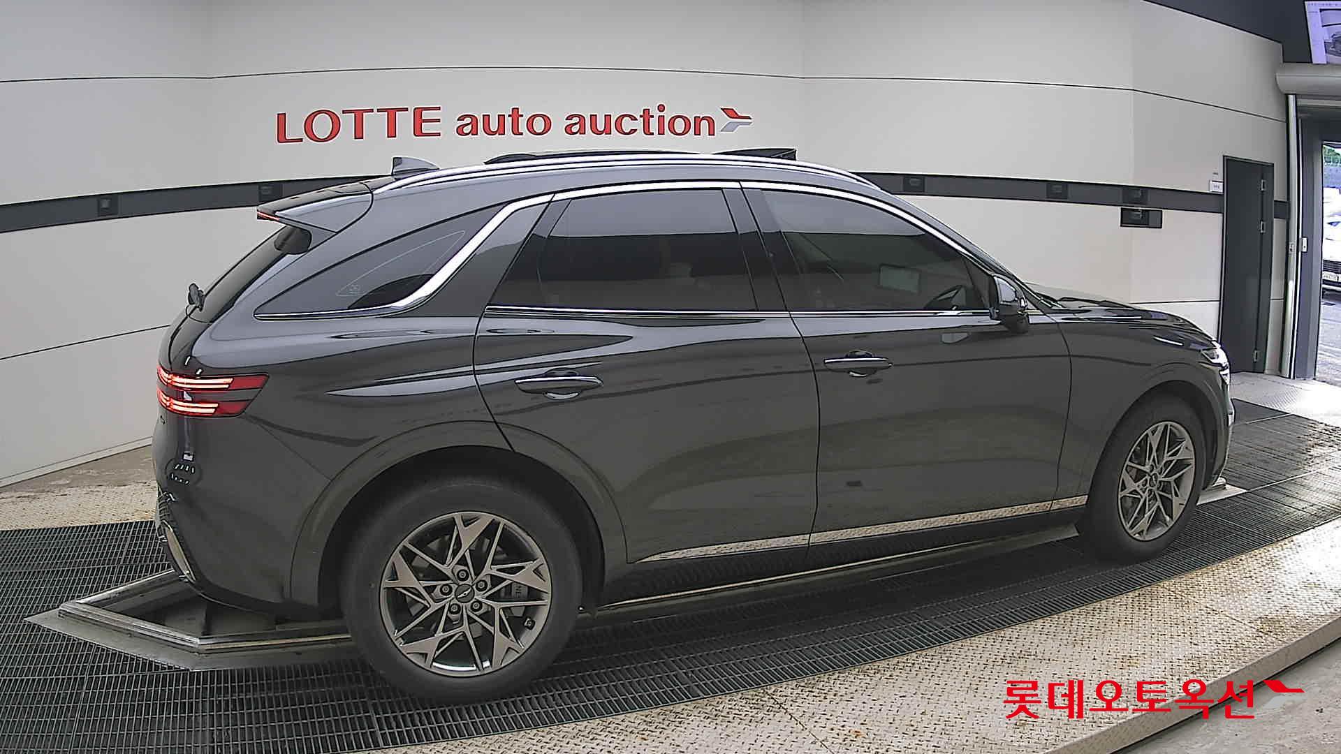 2023 - genesis gv70