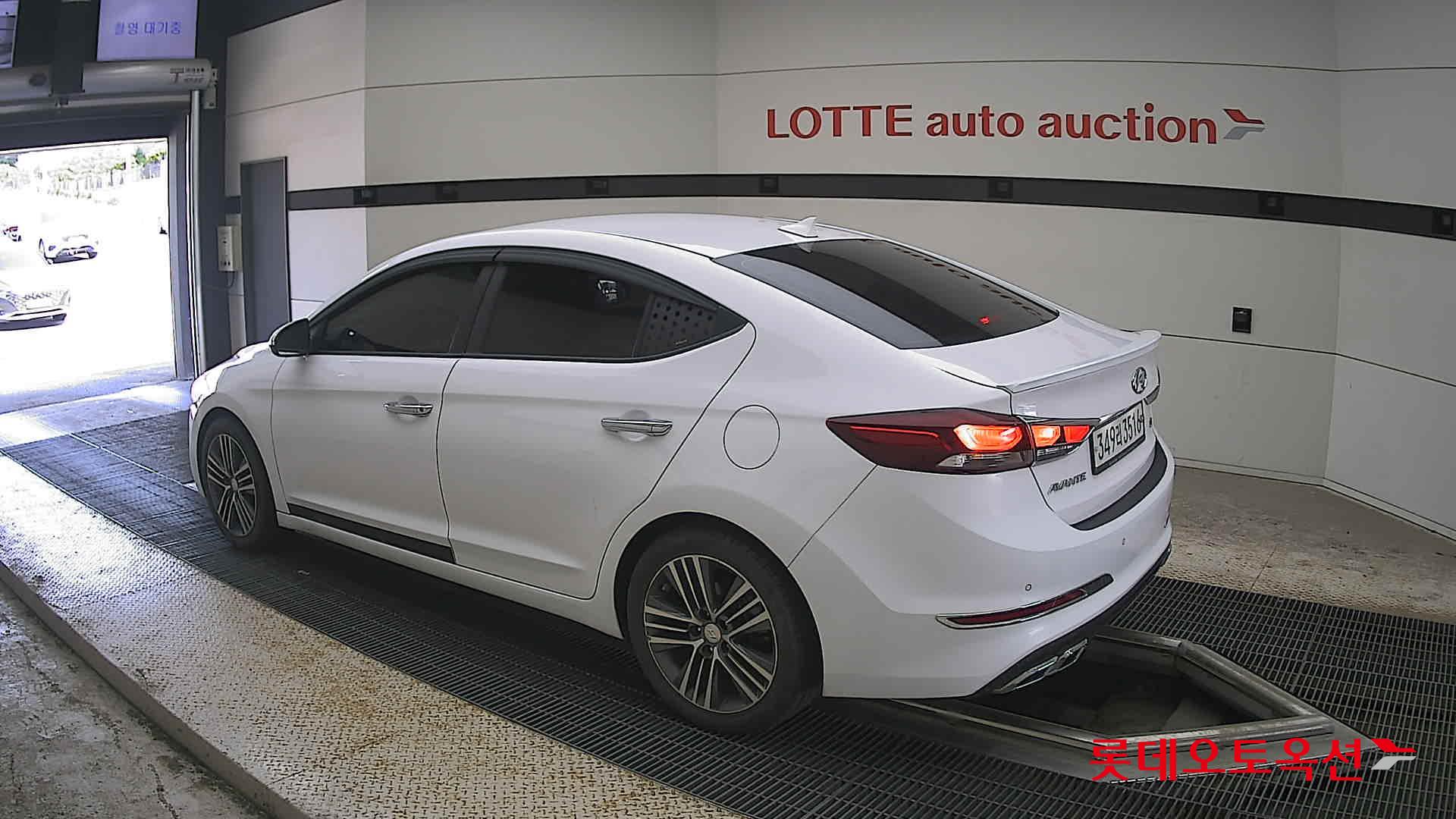 2017 - hyundai avante