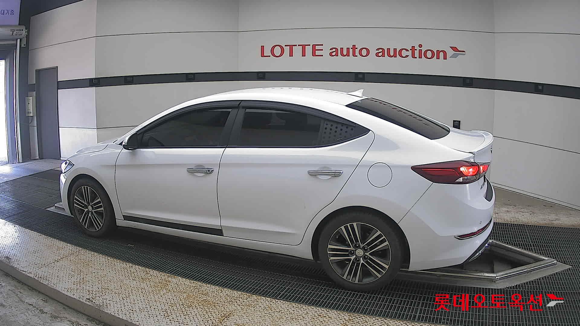 2017 - hyundai avante