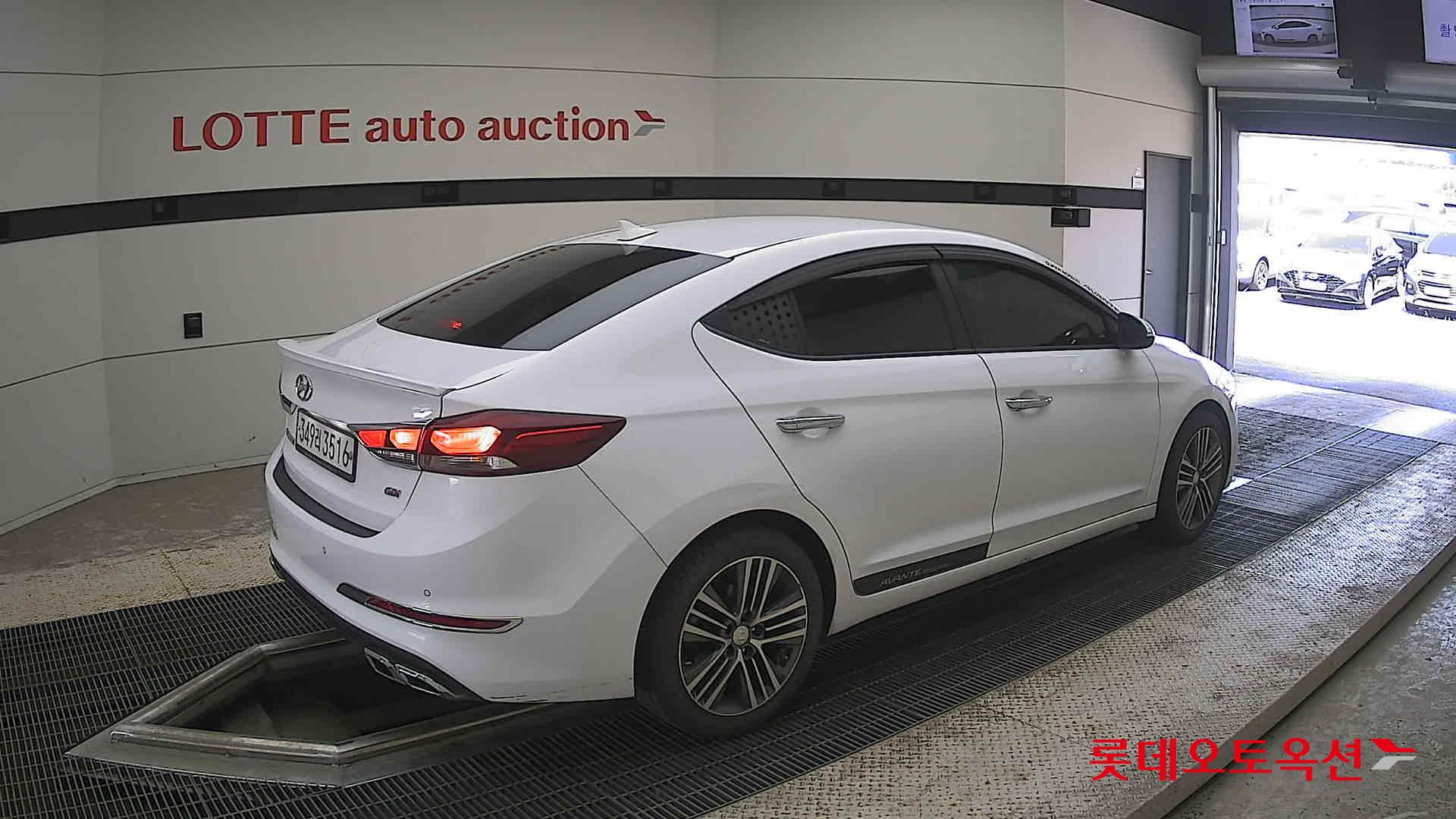 2017 - hyundai avante