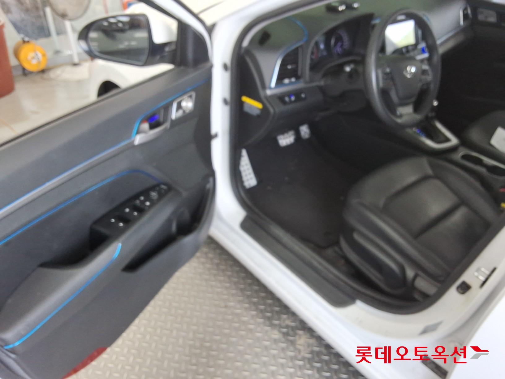 2017 - hyundai avante