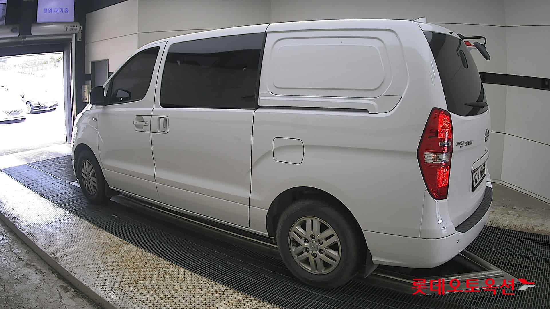 2020 - hyundai grand starex