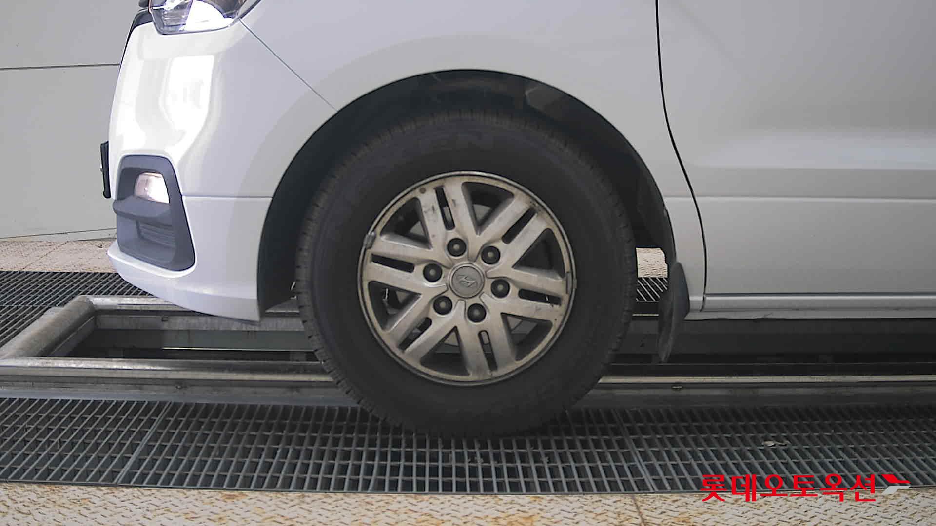 2020 - hyundai grand starex