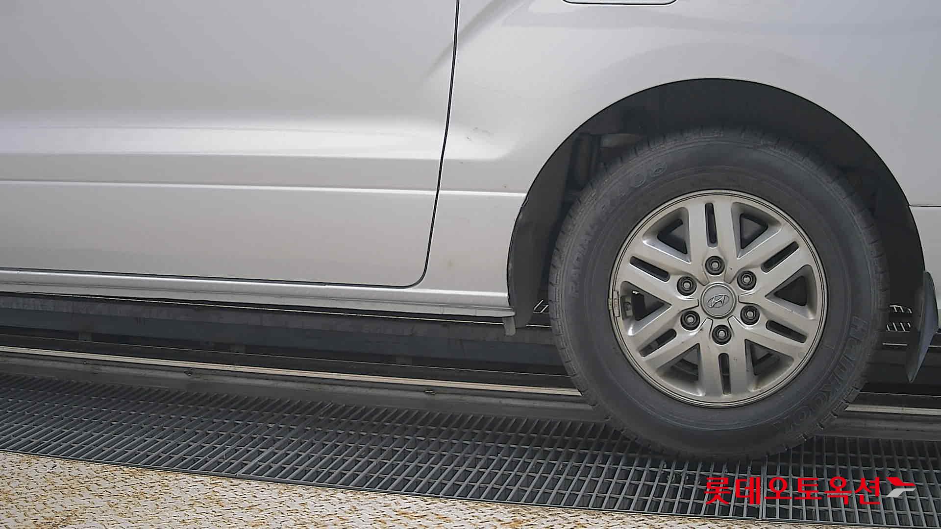 2020 - hyundai grand starex