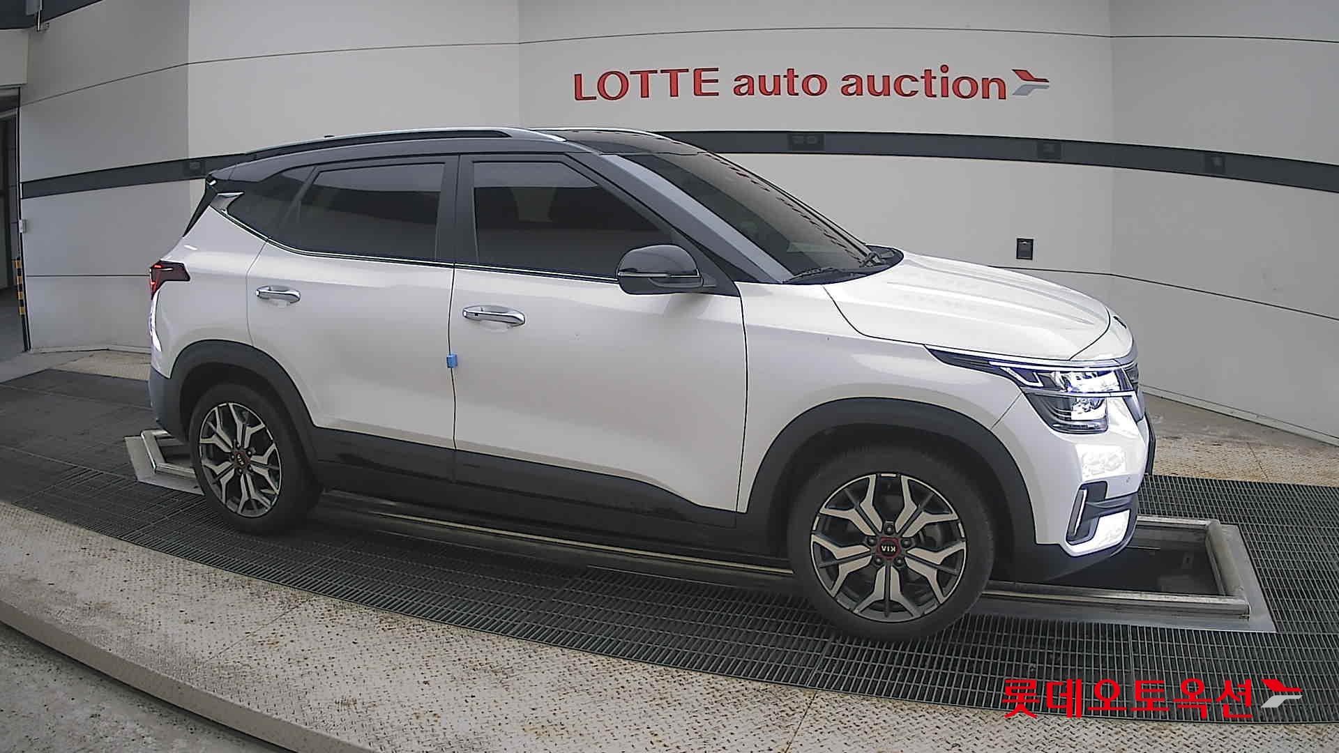2020 - kia seltos