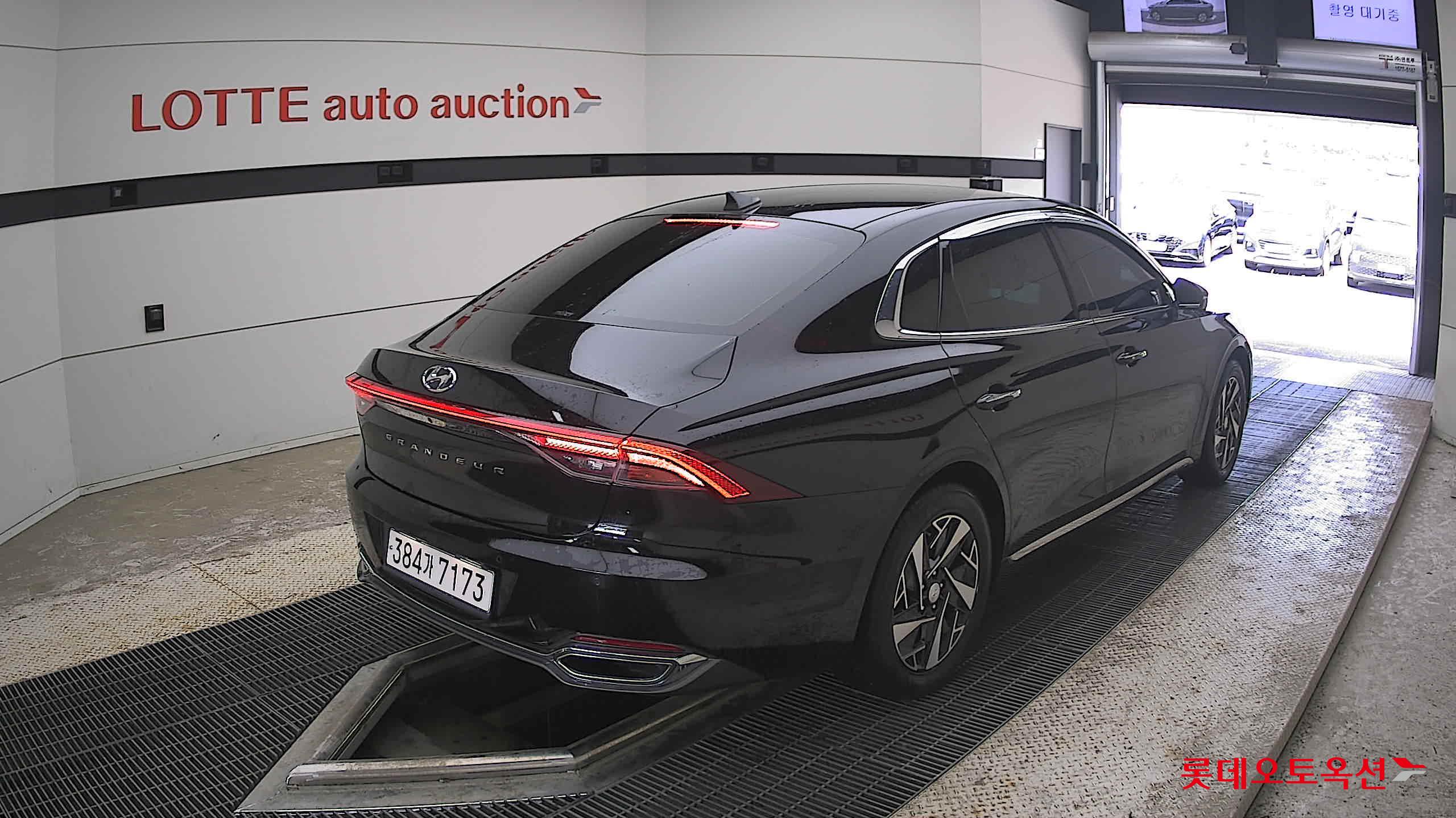 2022 - hyundai grandeur