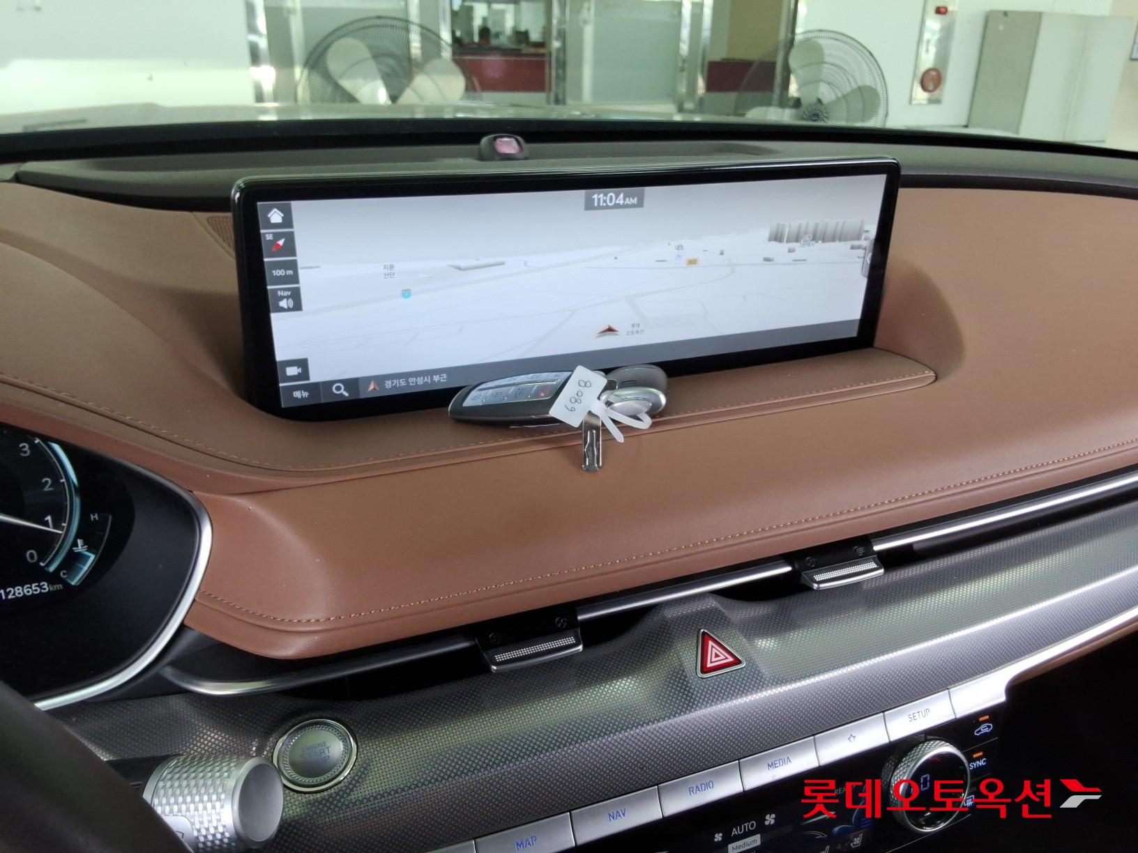 2022 - genesis g80