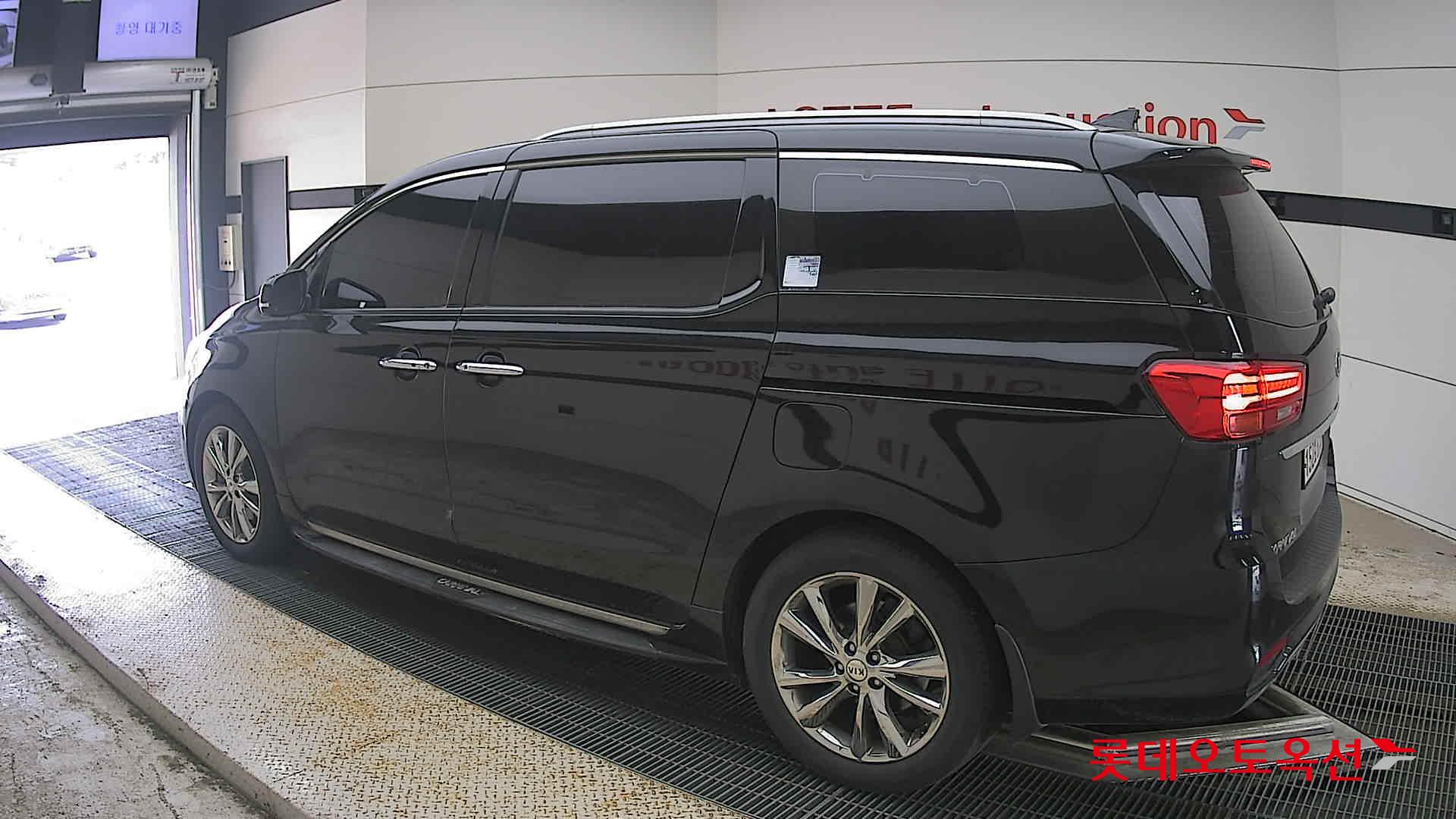 2020 - kia carnival