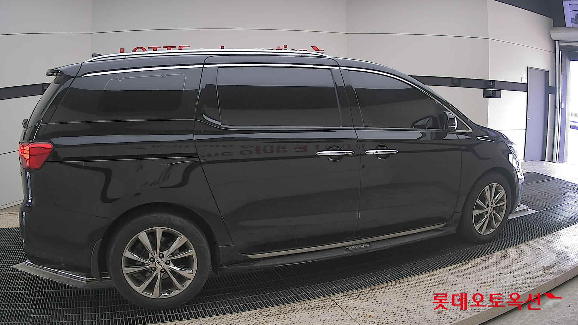 2020 - kia carnival