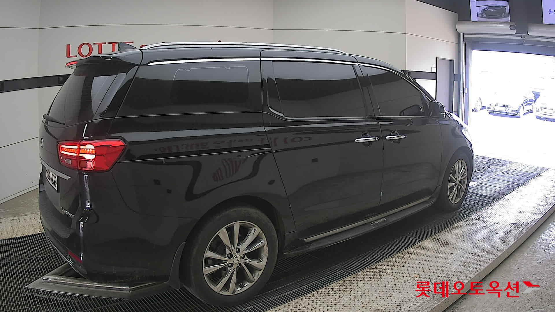 2020 - kia carnival