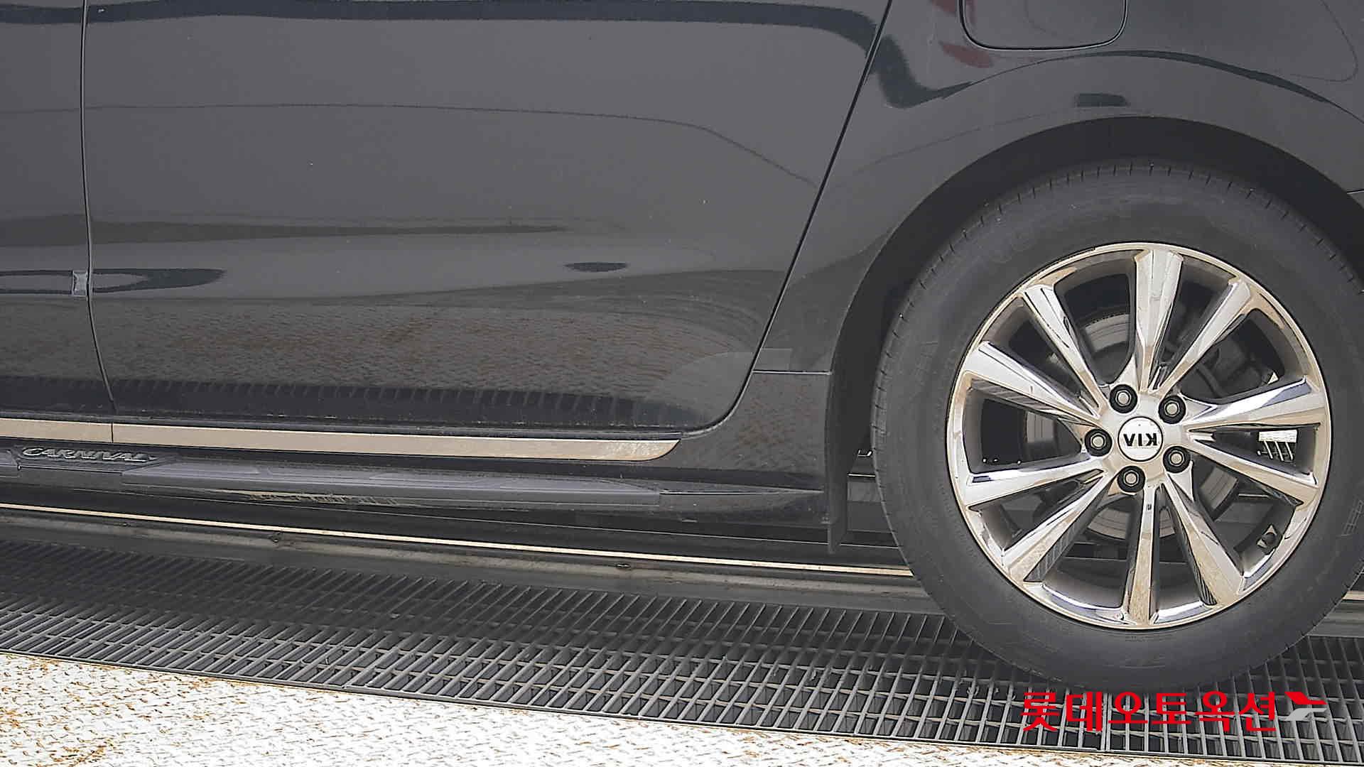 2020 - kia carnival