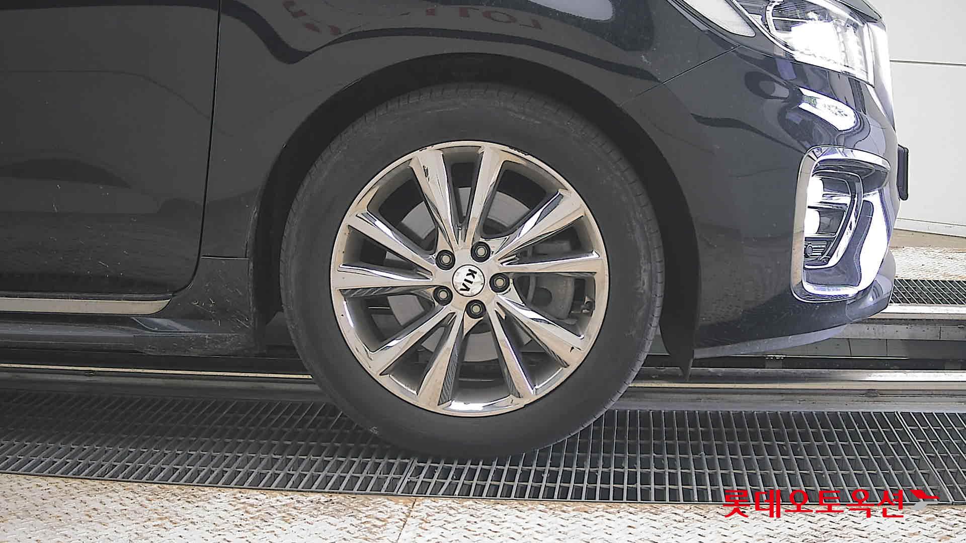 2020 - kia carnival
