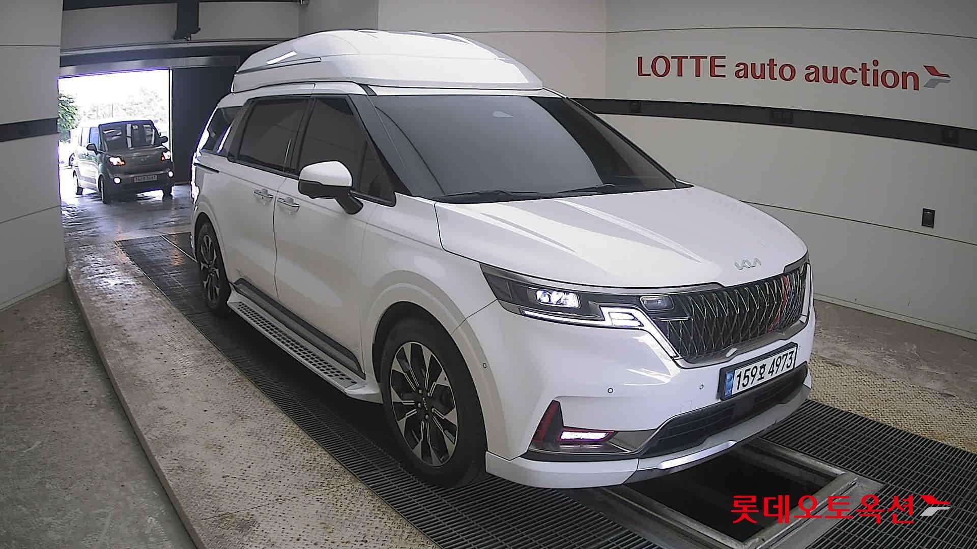 2023 - kia carnival