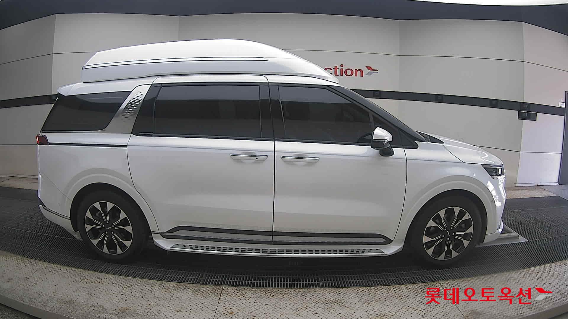 2023 - kia carnival