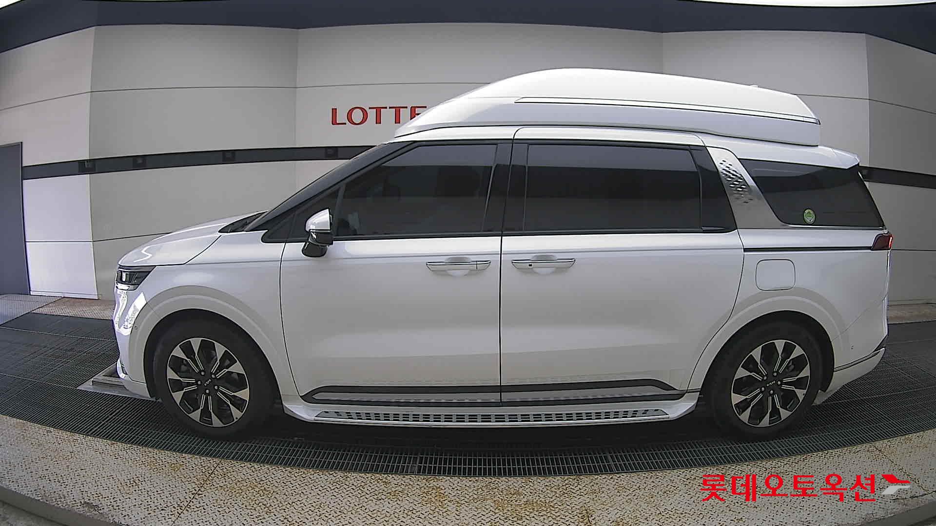 2023 - kia carnival