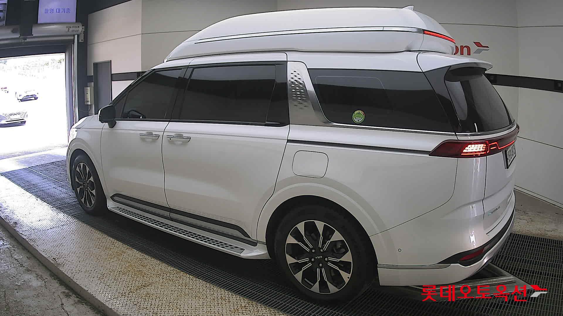 2023 - kia carnival