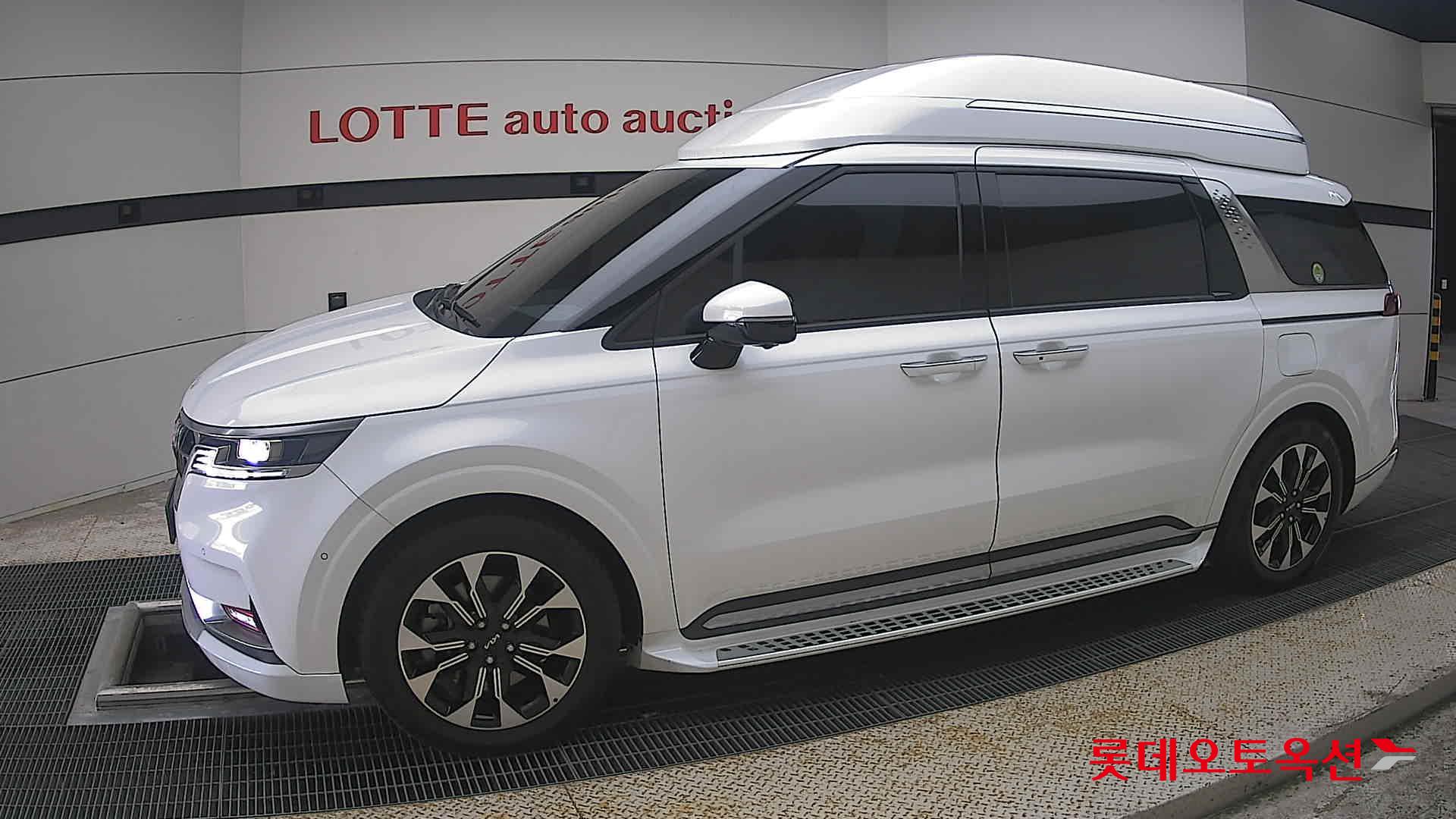 2023 - kia carnival