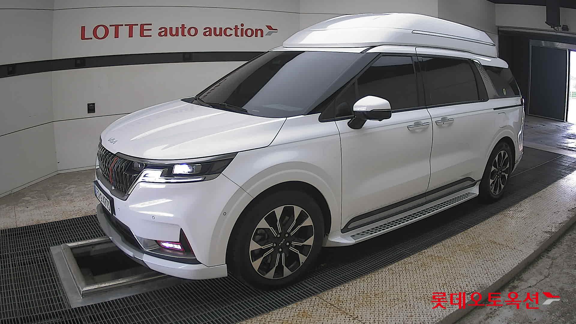 2023 - kia carnival