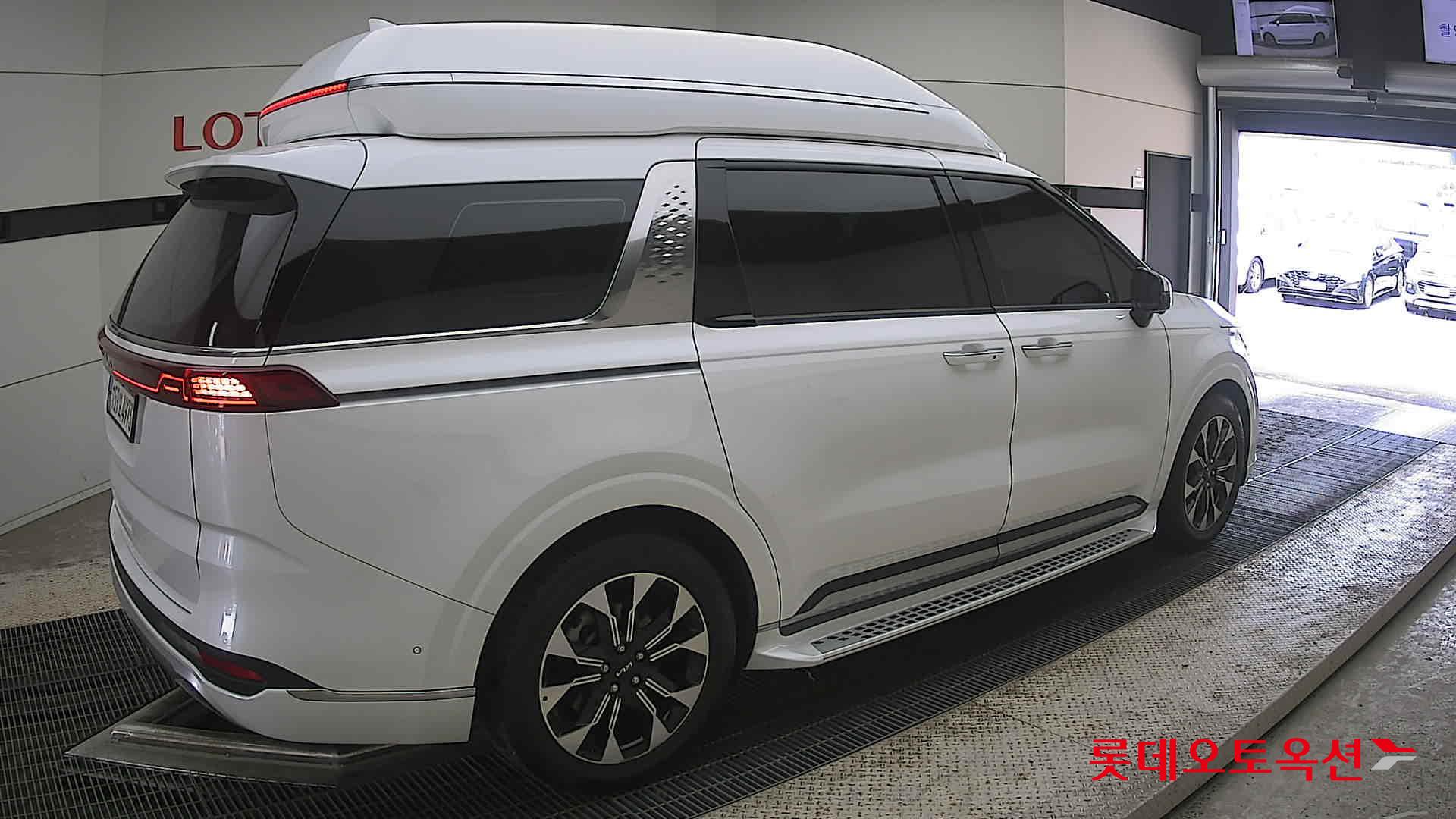 2023 - kia carnival