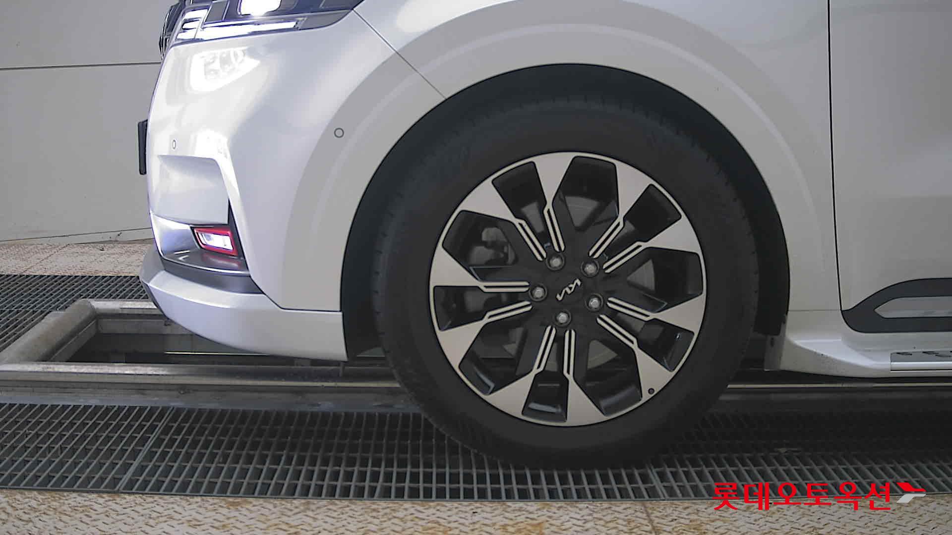 2023 - kia carnival