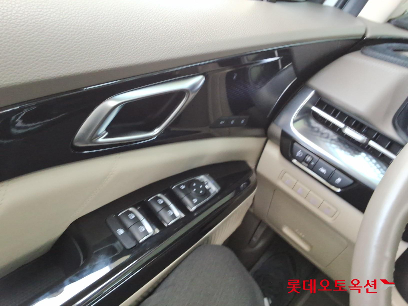 2023 - kia carnival