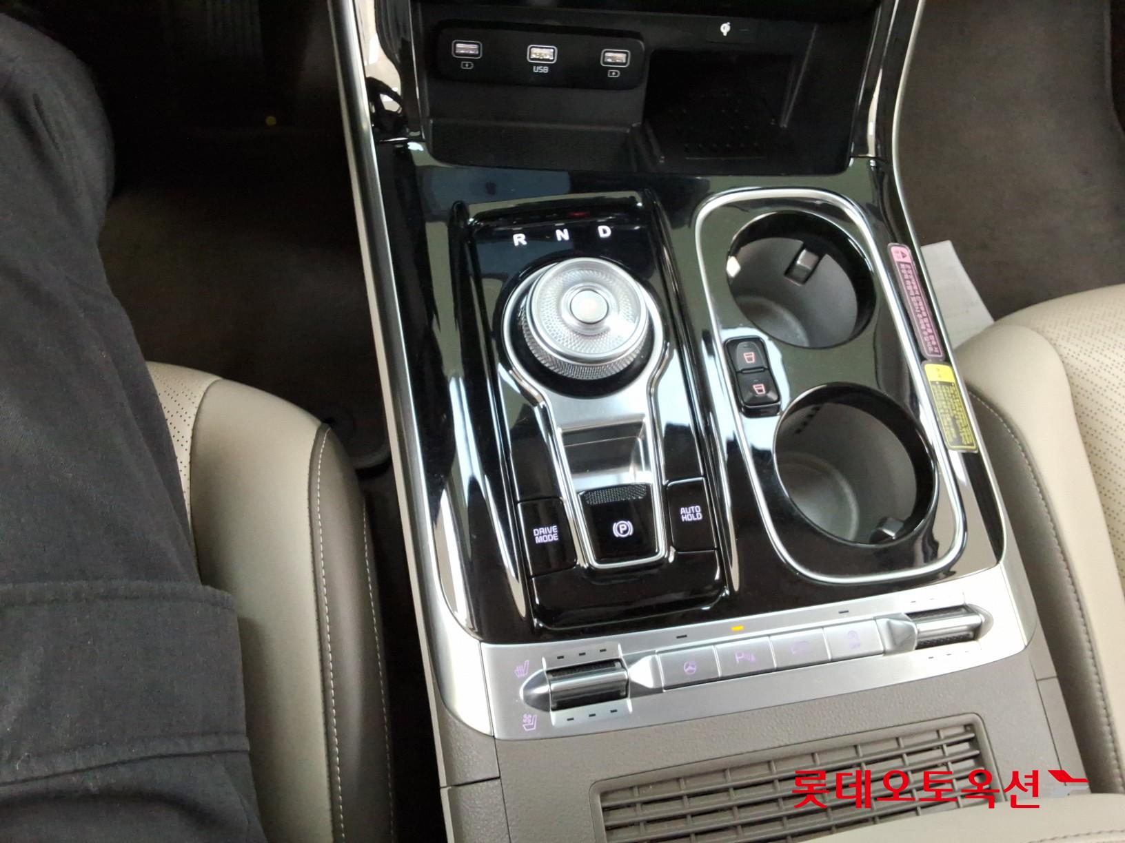 2023 - kia carnival