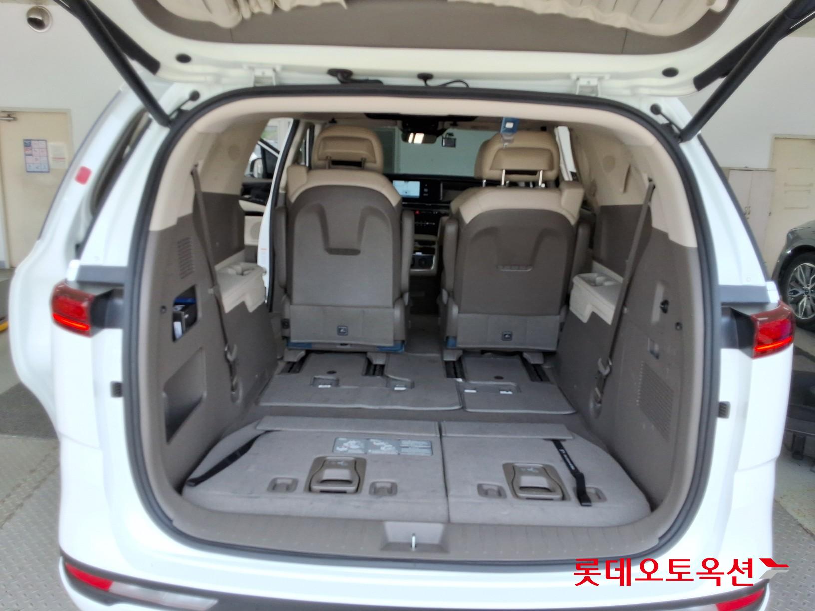 2023 - kia carnival