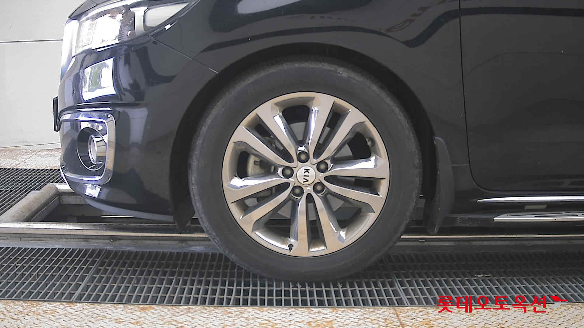 2017 - kia carnival