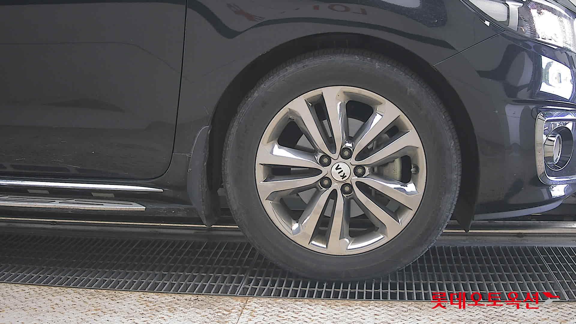 2017 - kia carnival